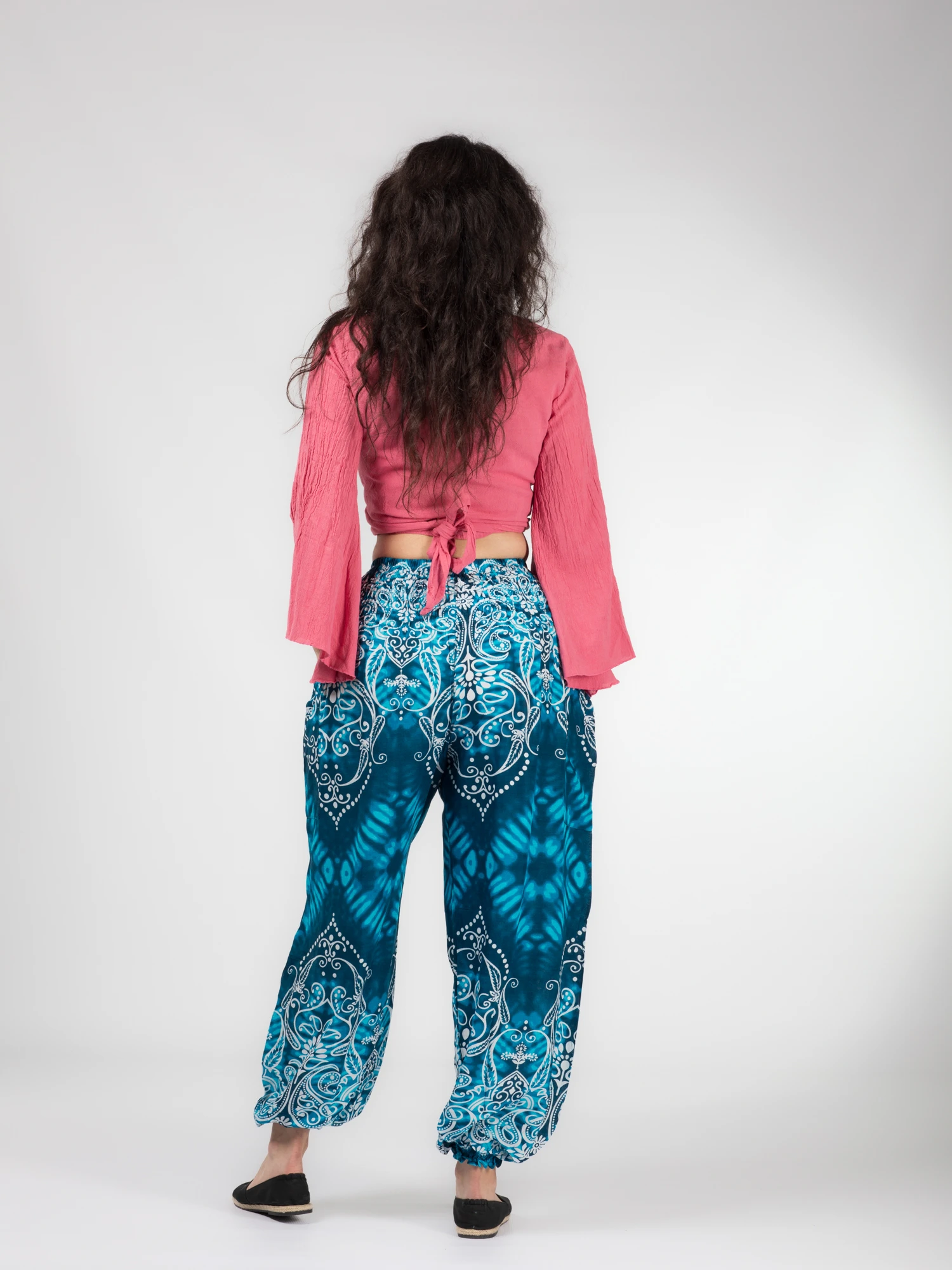 Pantaloni Jasmine cu print abstract și motive florale [4]