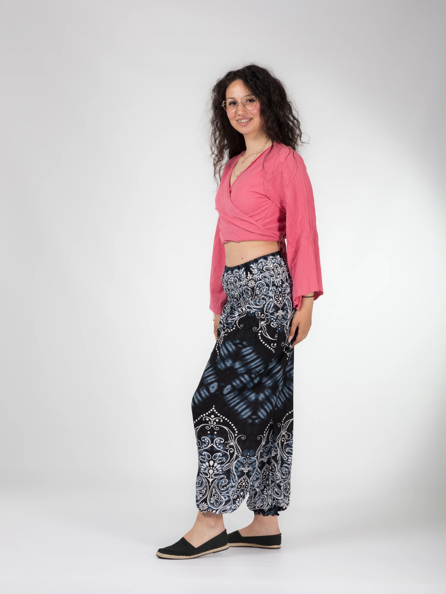 Pantaloni Jasmine cu print abstract și motive florale [3]