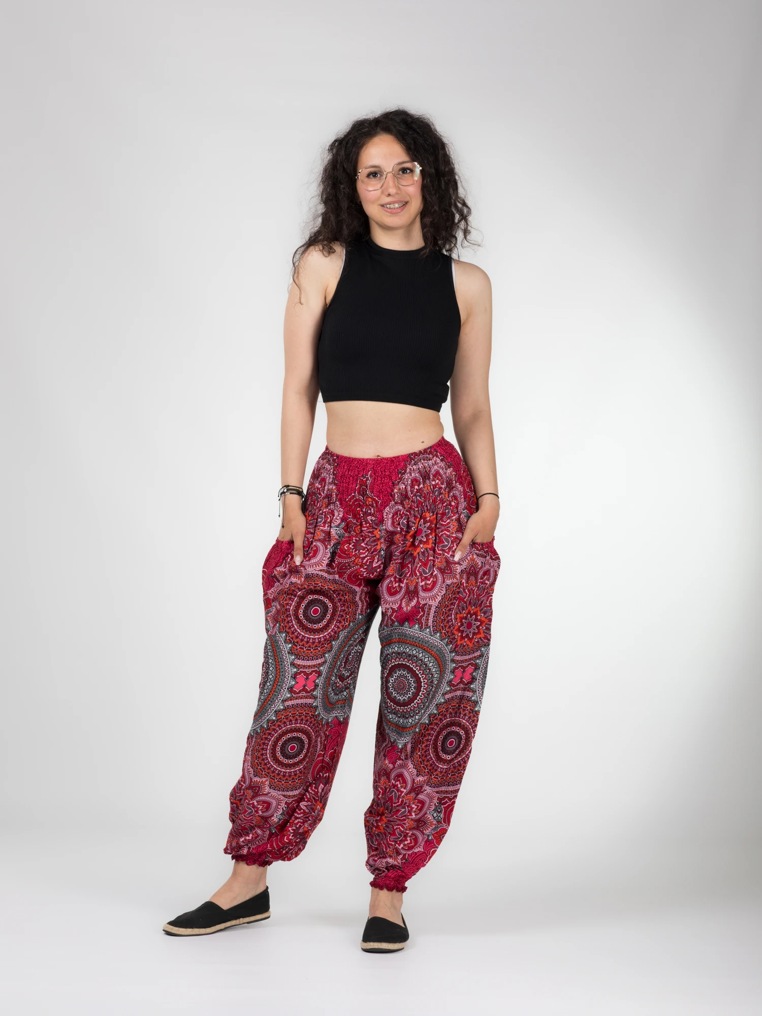 Pantaloni Jasmine cu print floral și mandala all over - Roșu [5]