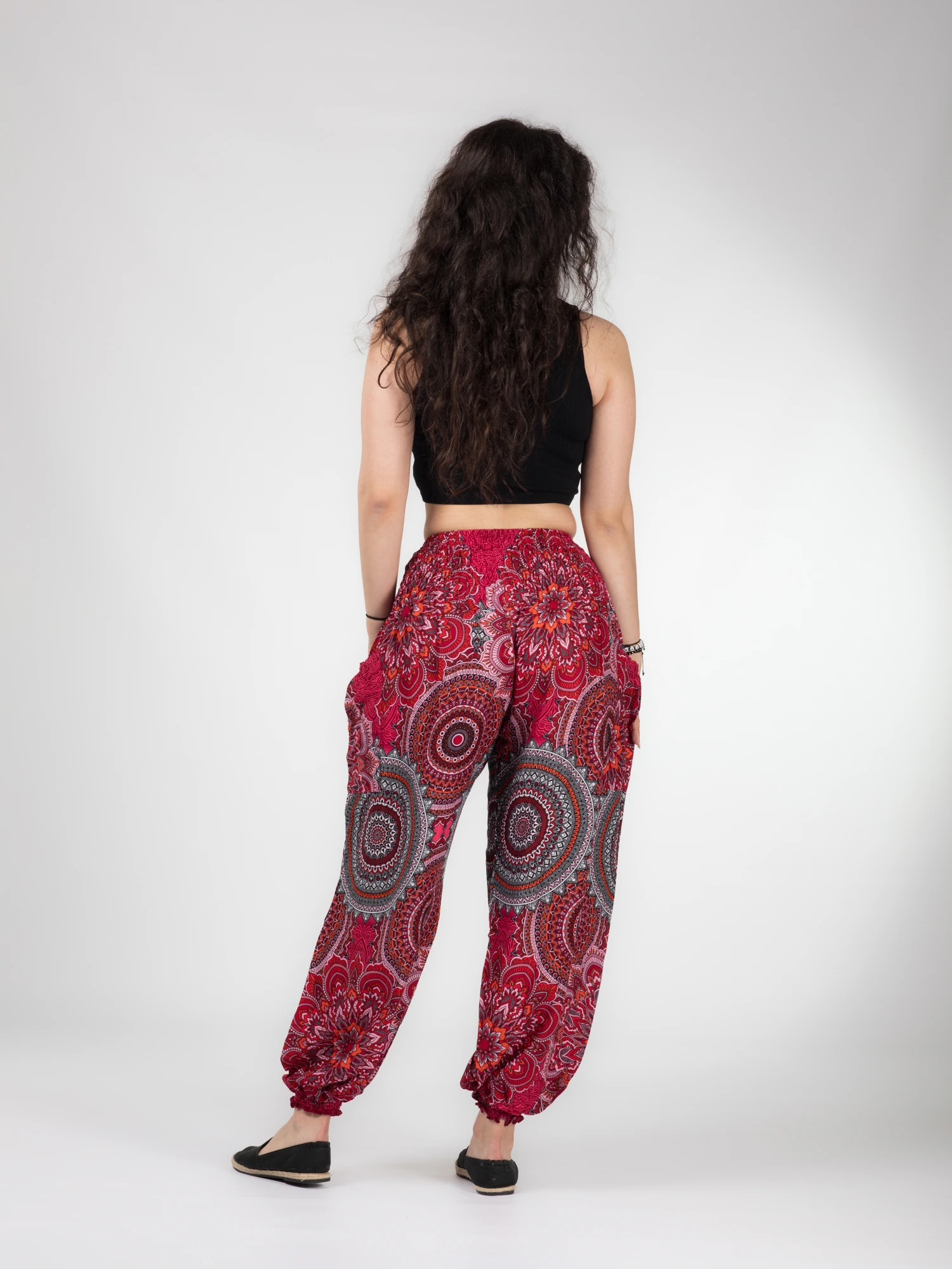 Pantaloni Jasmine cu print floral și mandala all over - Roșu [4]