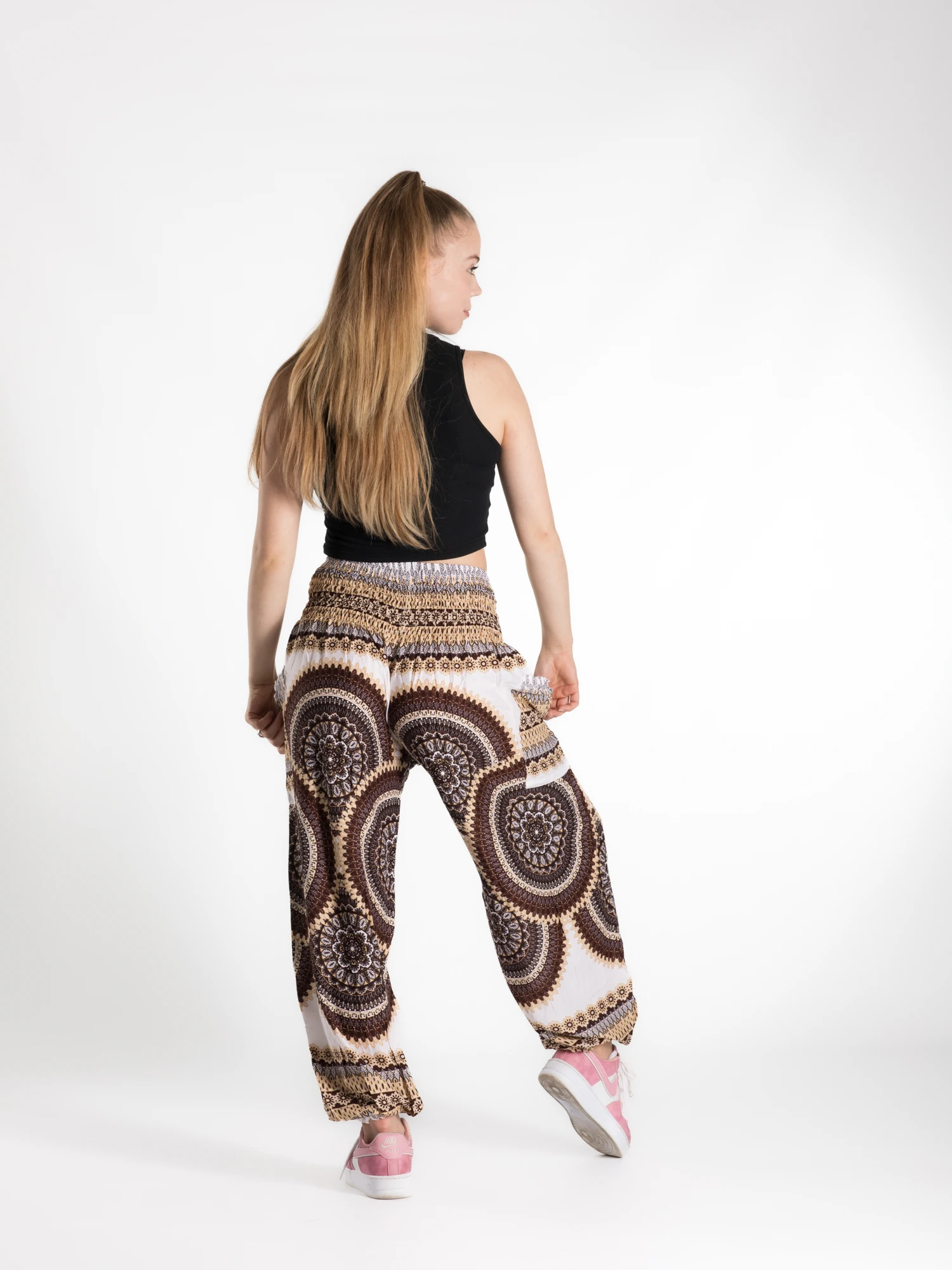 Pantaloni Jasmine cu print floral și motive mandala - Maro [9]