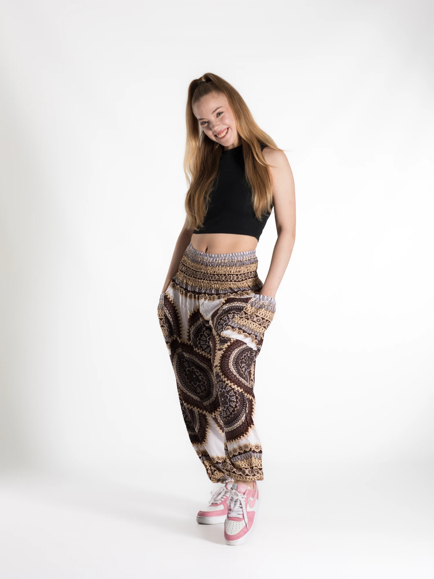 Pantaloni Jasmine cu print floral și motive mandala - Maro [7]