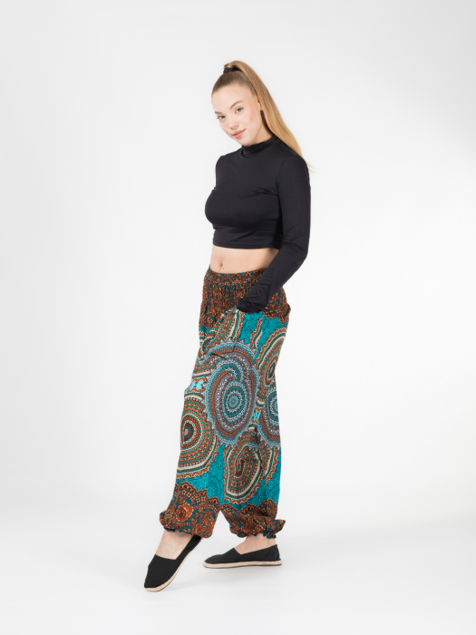 Pantaloni Jasmine cu print mandala și motive florale [7]