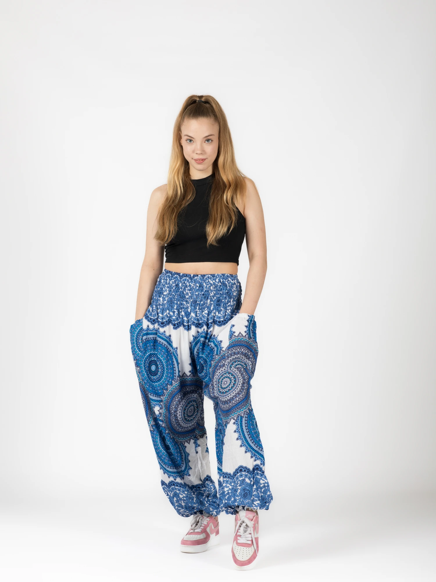 Pantaloni Jasmine cu print mandala și motive florale [3]