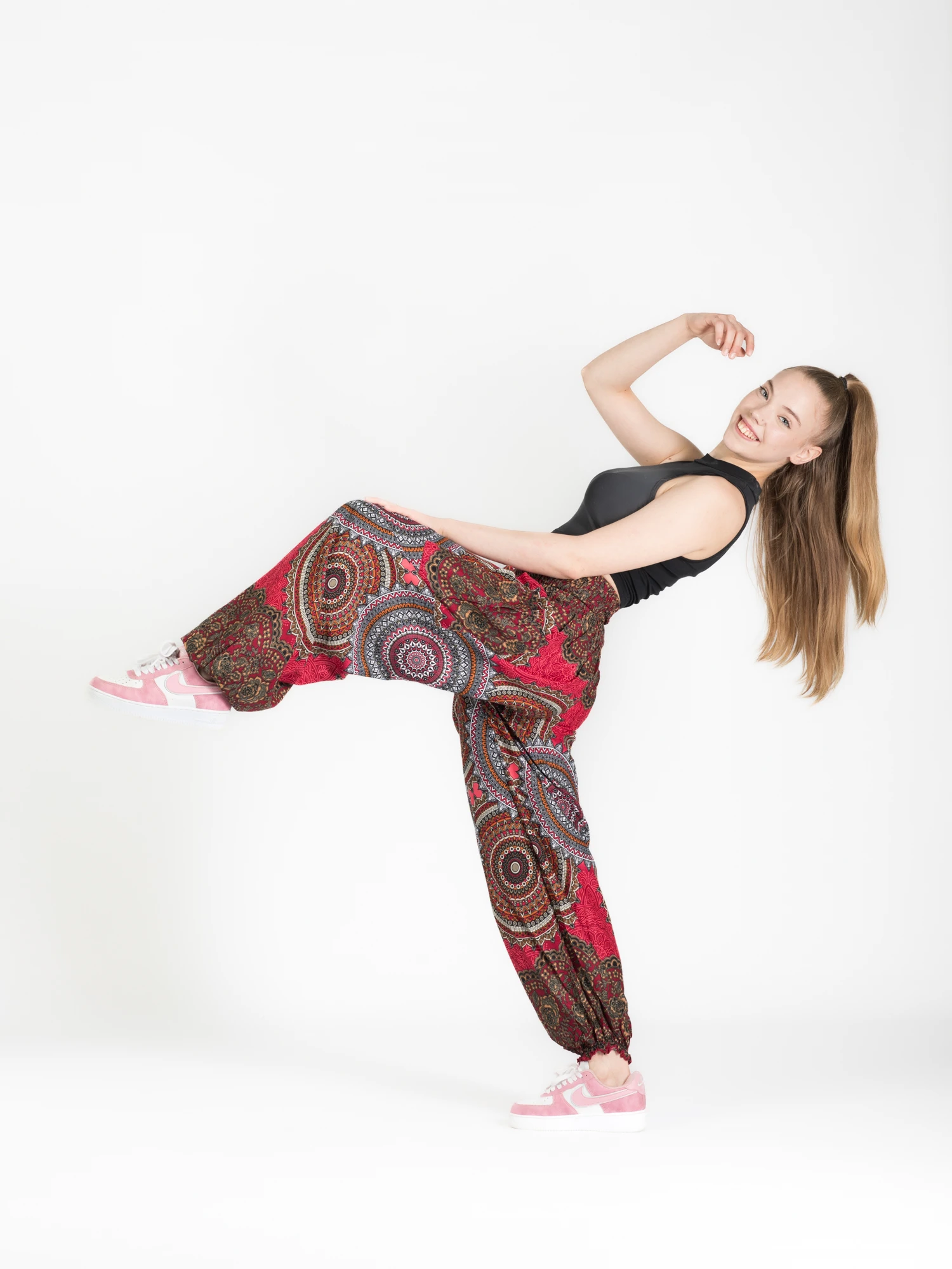 Pantaloni Jasmine cu print mandala și motive florale [4]
