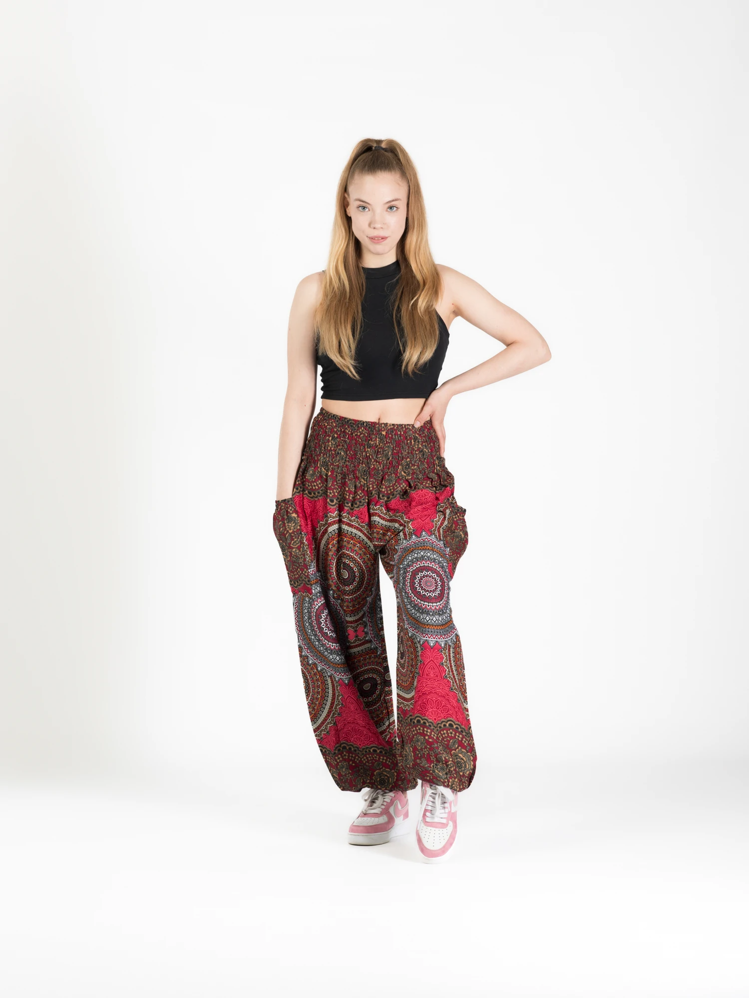 Pantaloni Jasmine cu print mandala și motive florale [8]