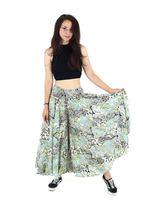 Pantaloni largi din material fluid cu print floral - Model 43 [5]
