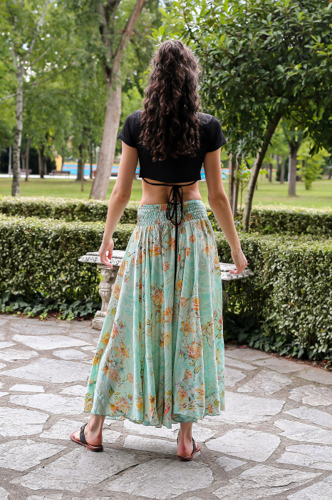 Pantaloni largi din material fluid cu print floral si fir auriu - Model 14 [4]