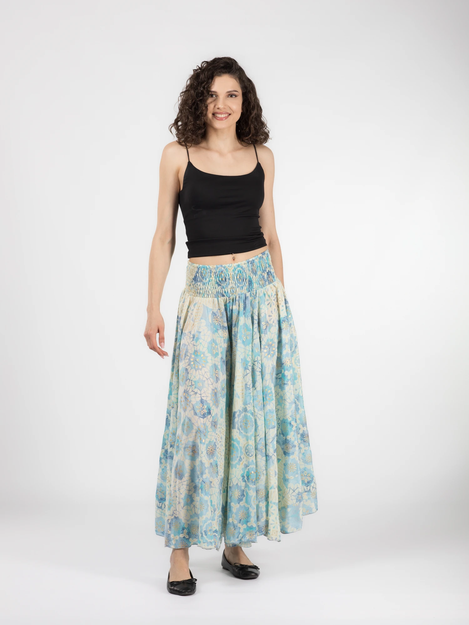 Pantaloni largi din material fluid cu print si fir auriu - Model 18 [3]