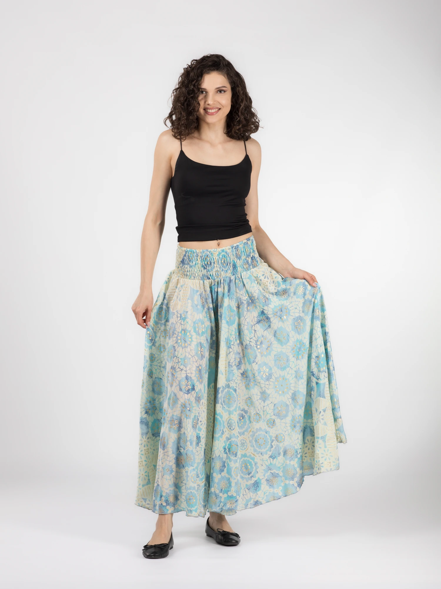 Pantaloni largi din material fluid cu print si fir auriu - Model 18 [2]