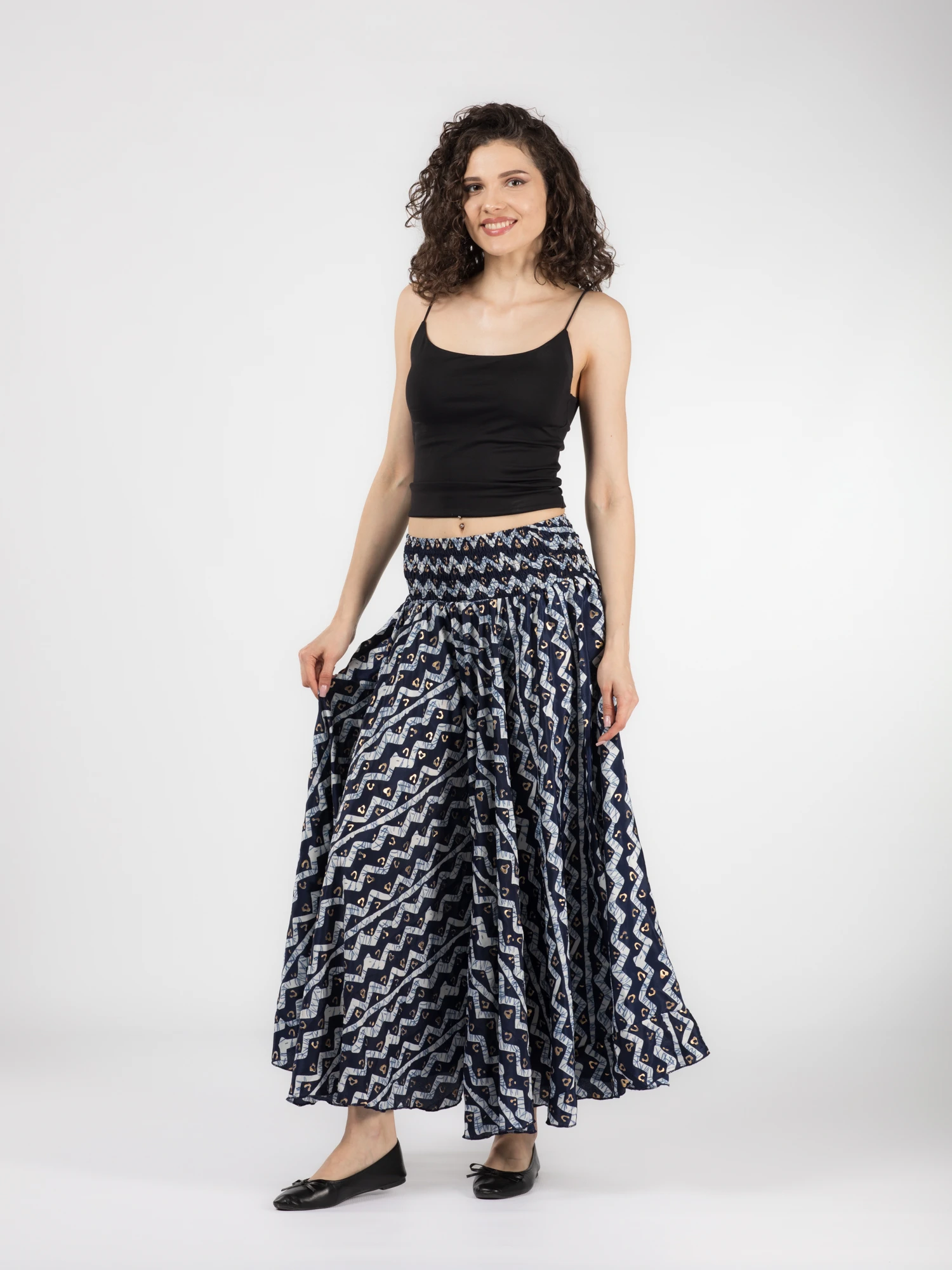 Pantaloni largi din material fluid cu print si fir auriu - Model 20 [2]