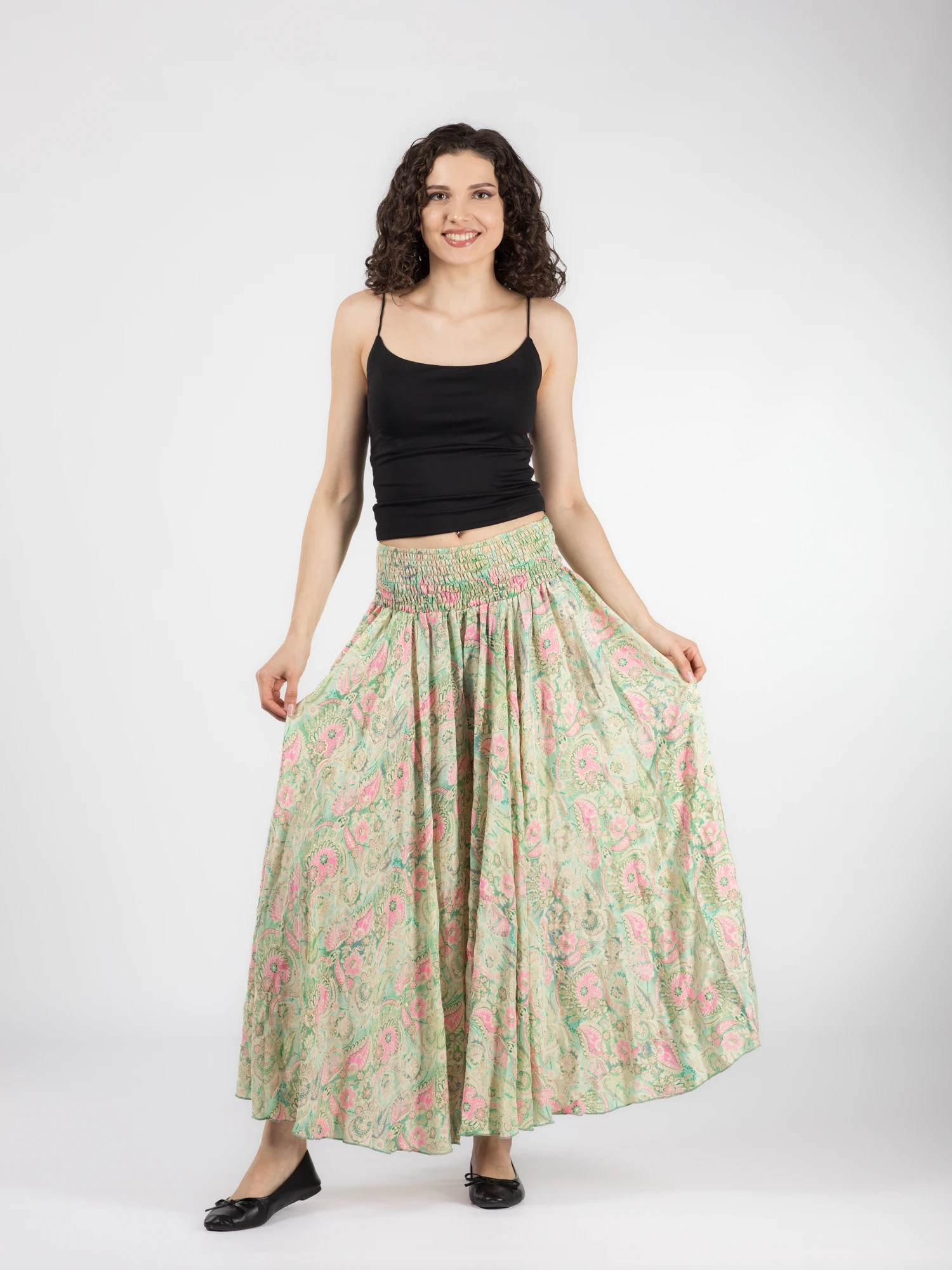 Pantaloni largi din material fluid cu print și fir auriu - Model 27 [2]