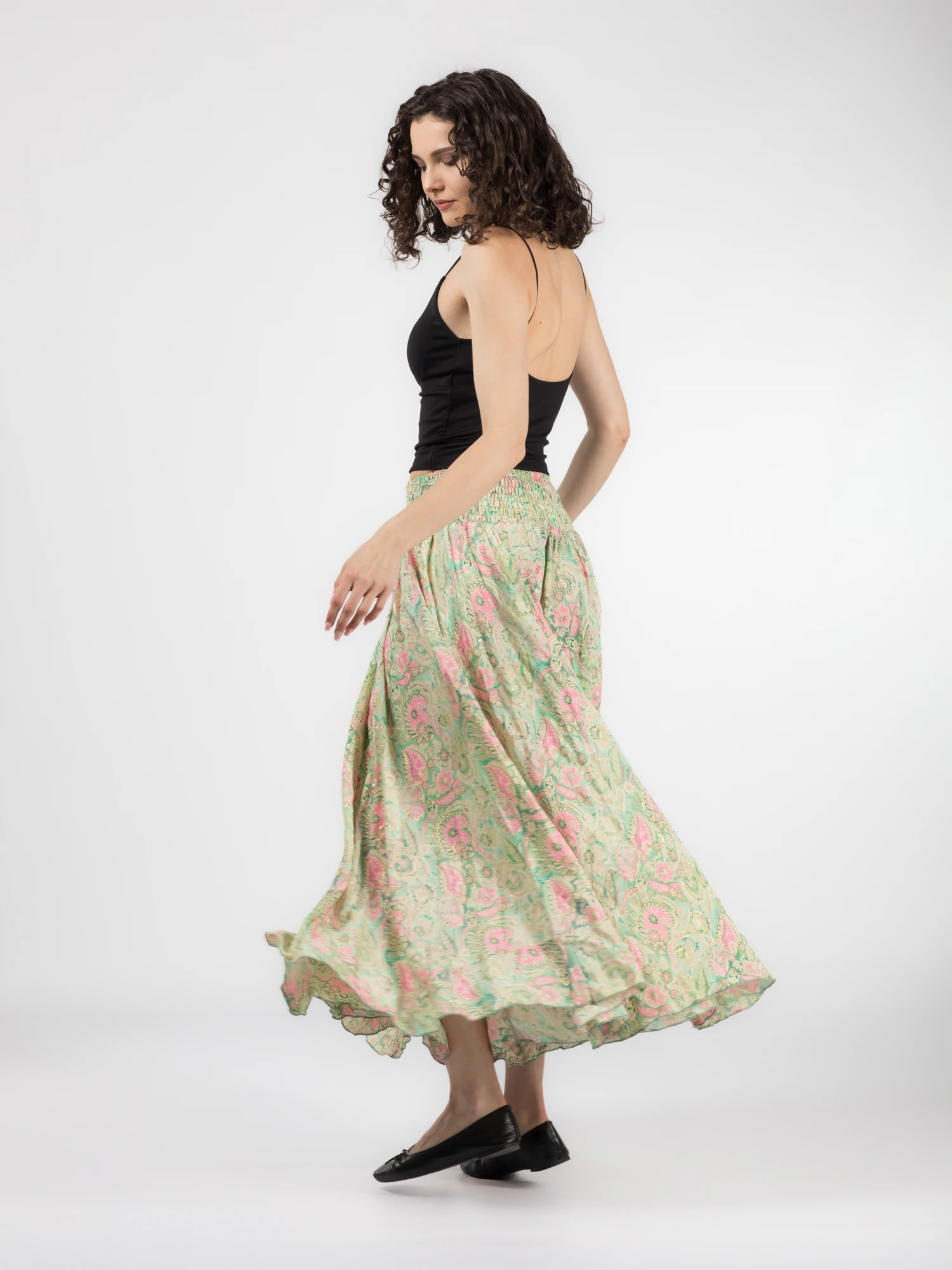 Pantaloni largi din material fluid cu print și fir auriu - Model 27 [4]