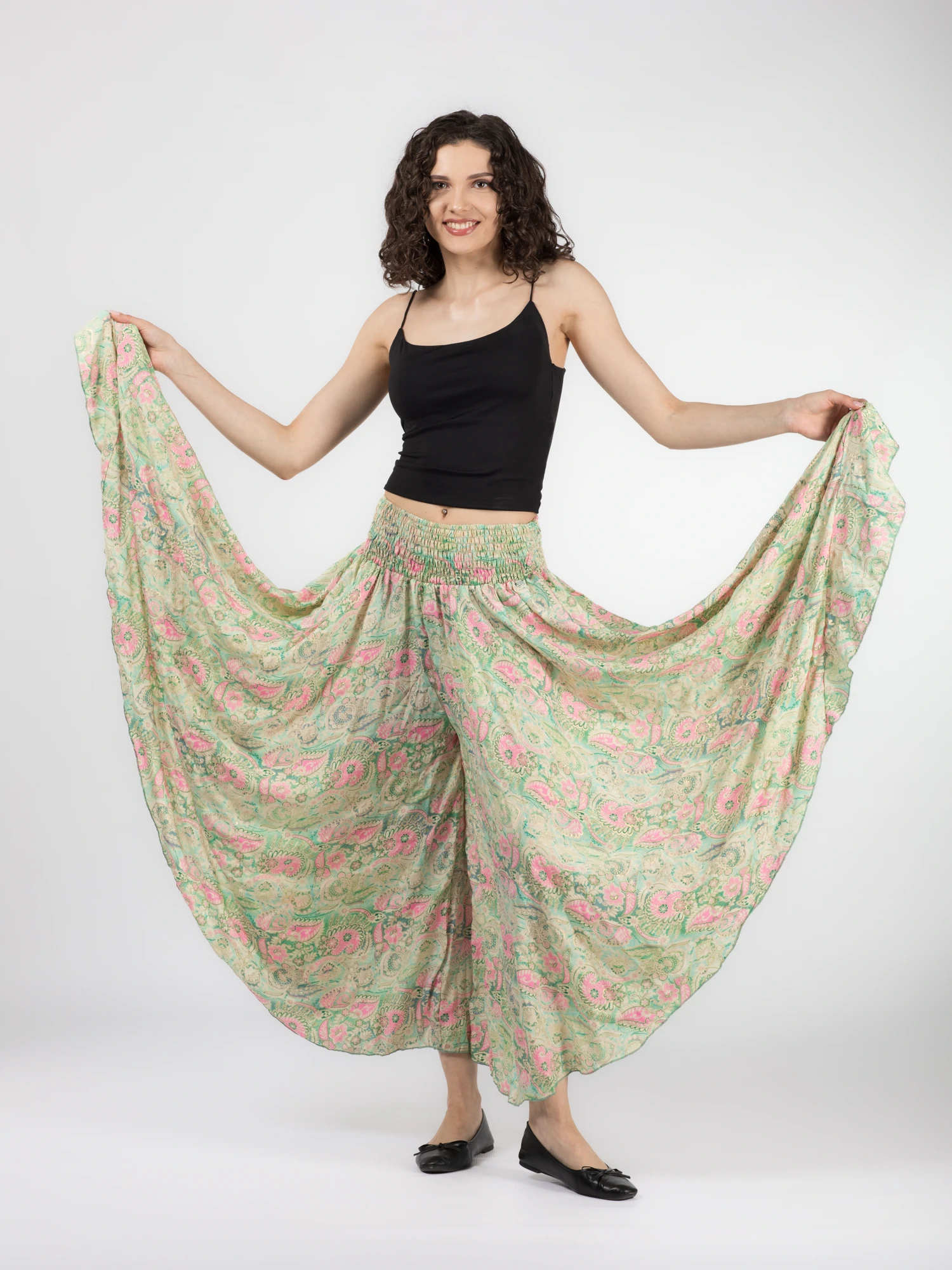 Pantaloni largi din material fluid cu print și fir auriu - Model 27 [8]