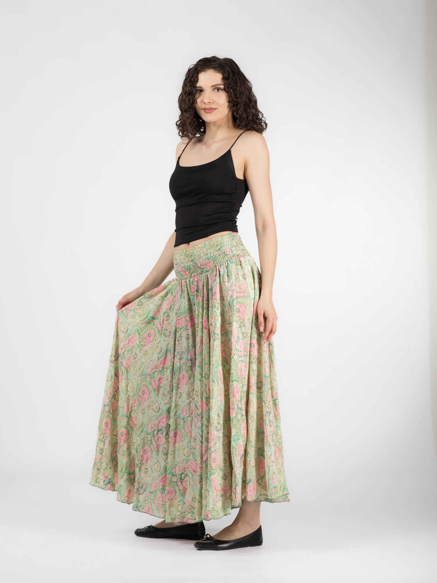Pantaloni largi din material fluid cu print și fir auriu - Model 27 [3]