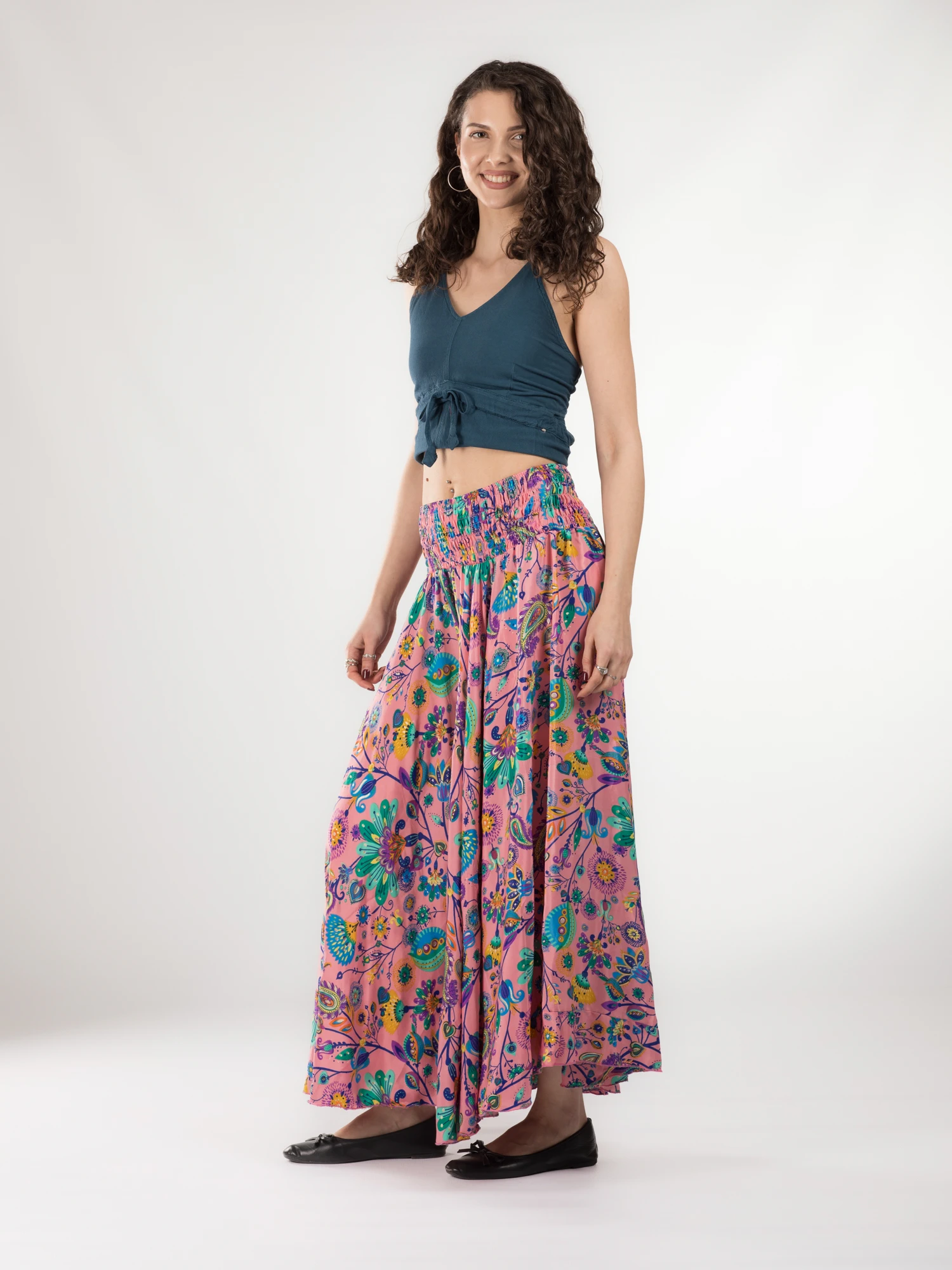 Pantaloni largi din material fluid cu print și fir auriu - Model 28 [3]