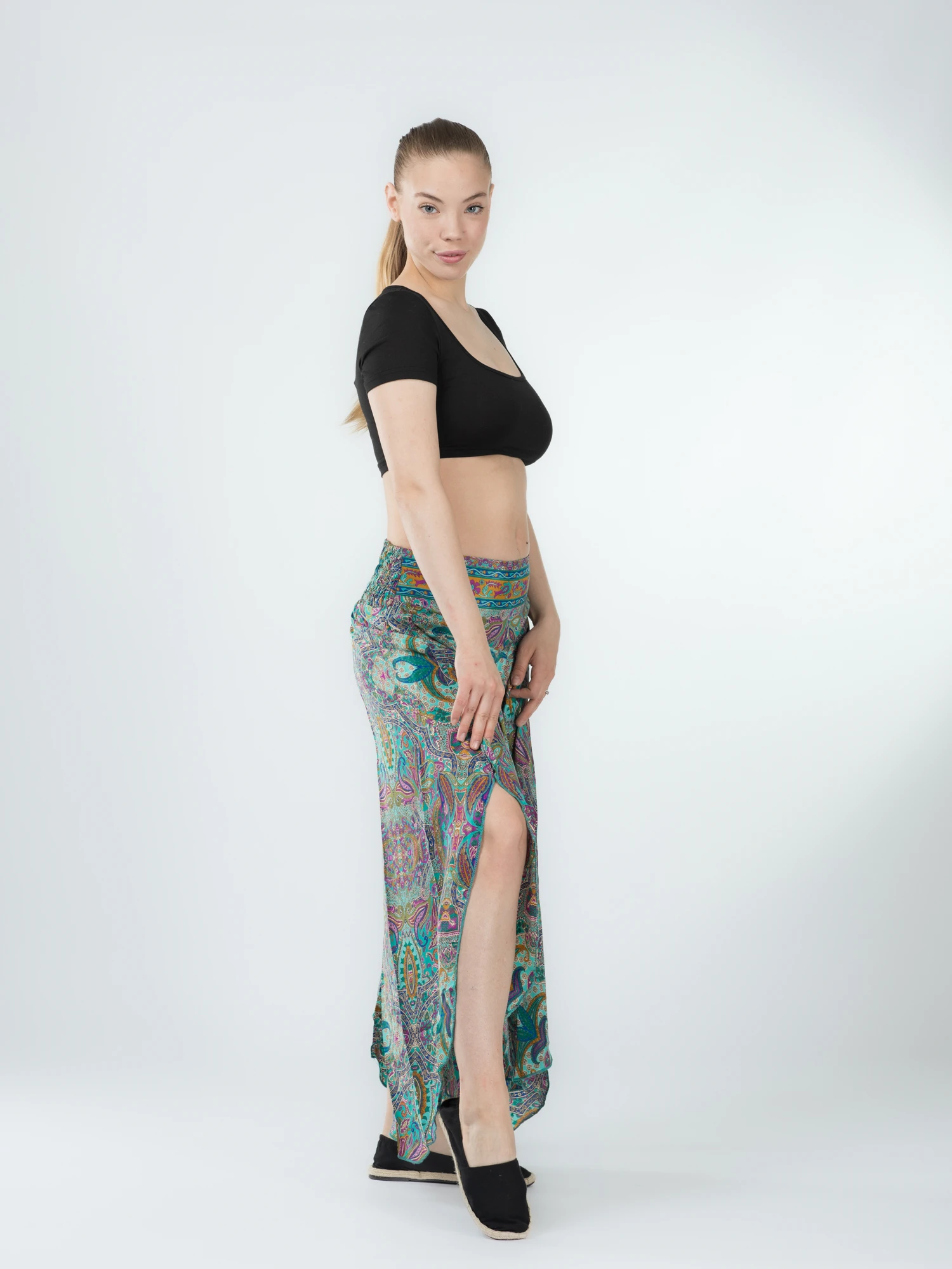 Pantaloni Petal Tips din material fluid - Model 3 [5]