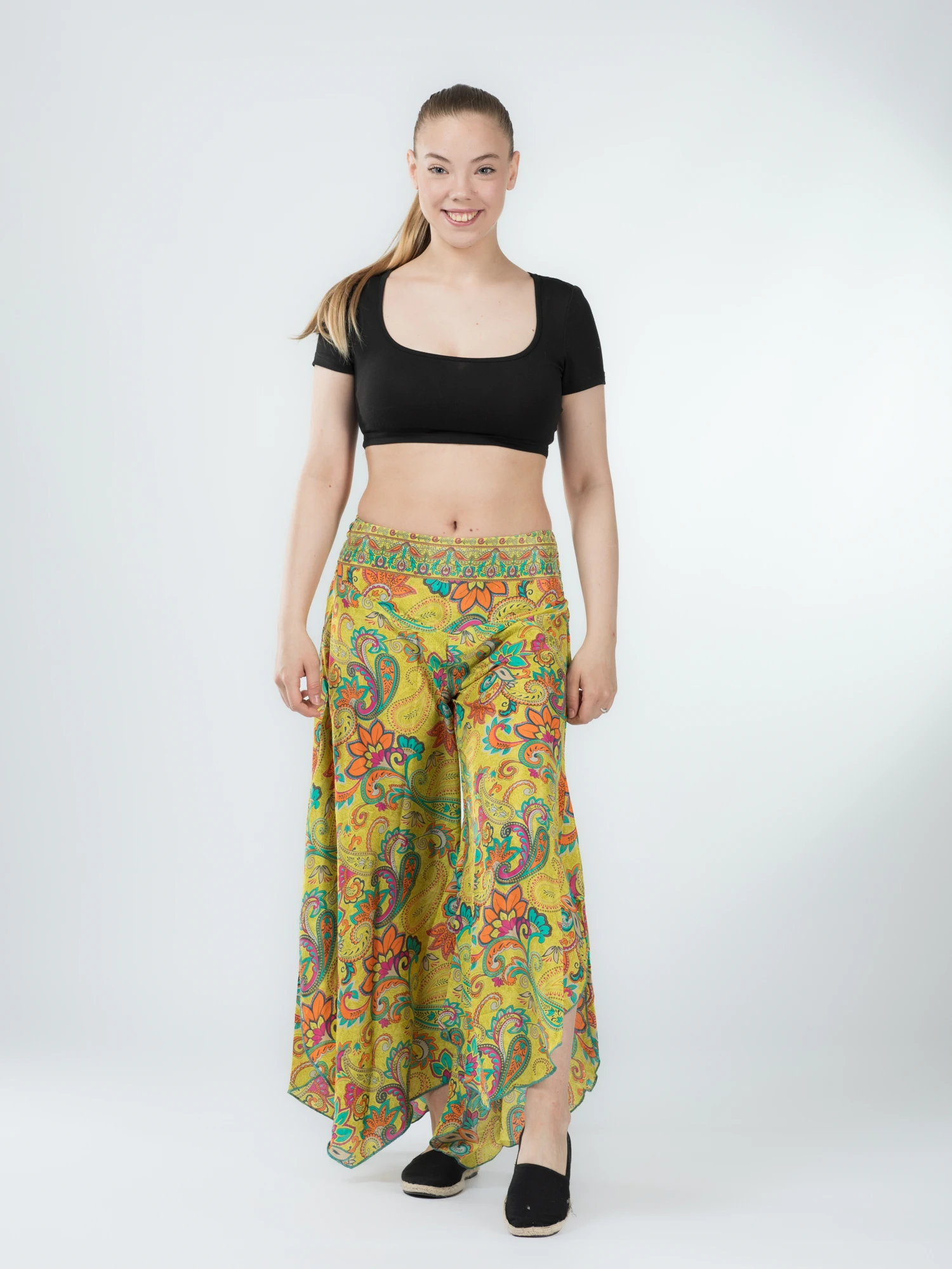 Pantaloni Petal Tips din material fluid - Model 59 [2]