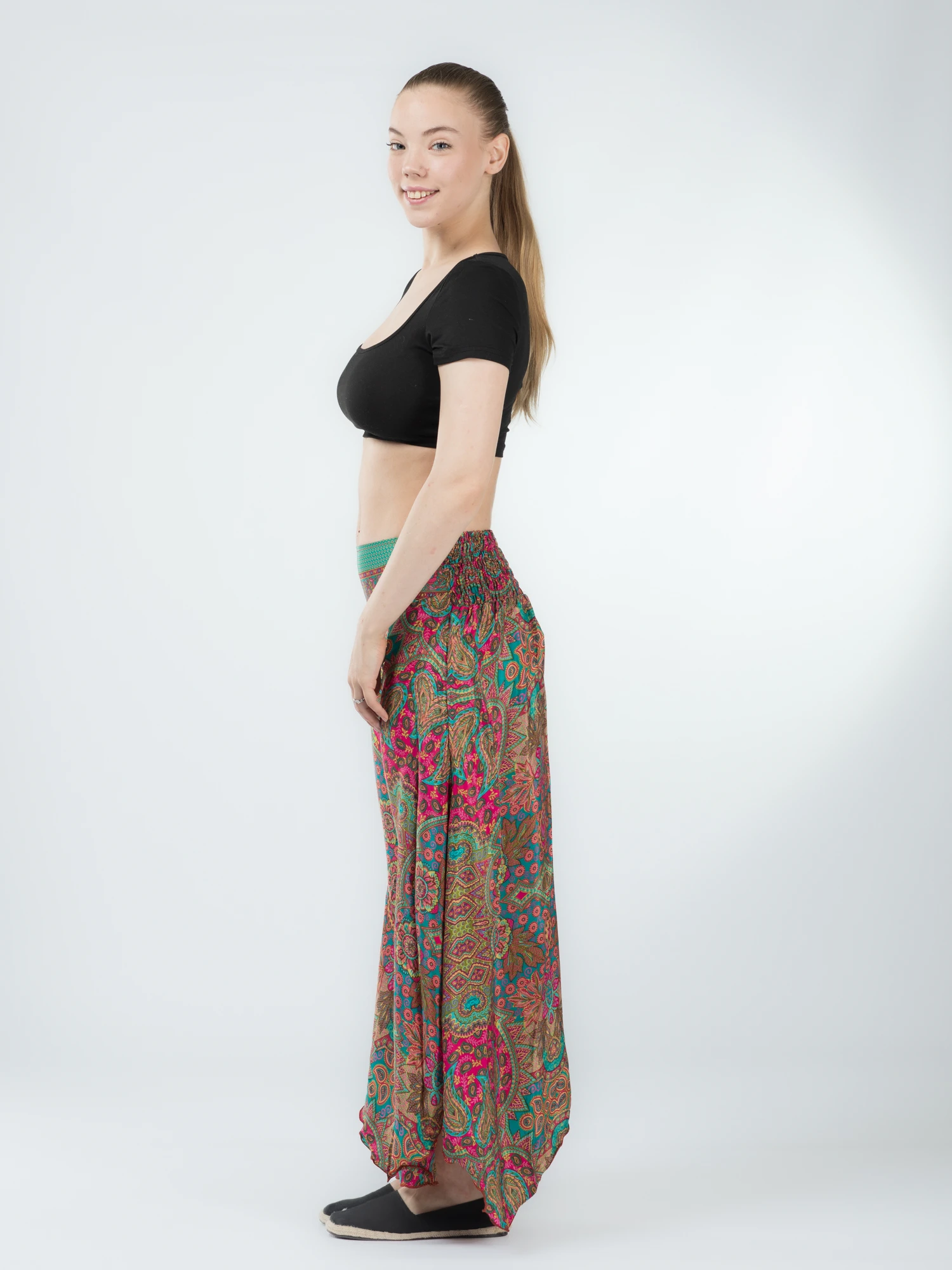 Pantaloni Petal Tips din material fluid - Model 68 [3]