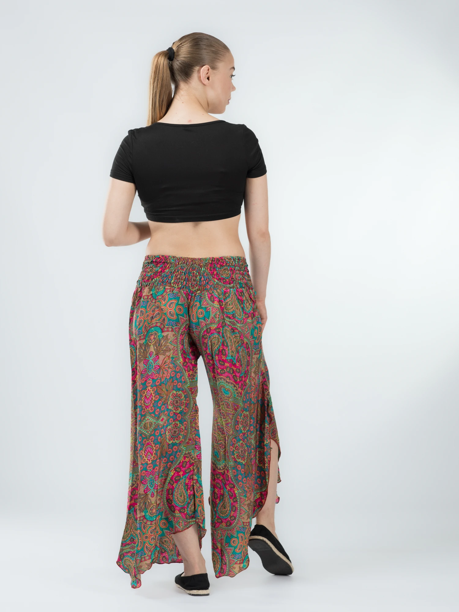 Pantaloni Petal Tips din material fluid - Model 68 [4]