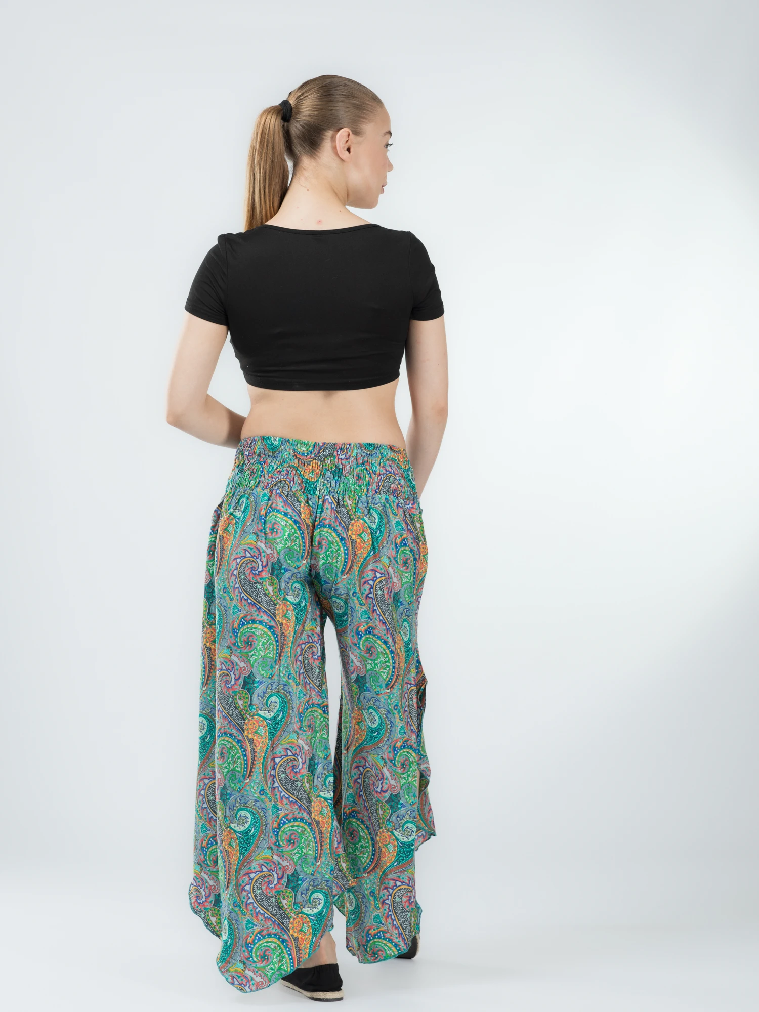 Pantaloni Petal Tips din material fluid - Model 69 [4]