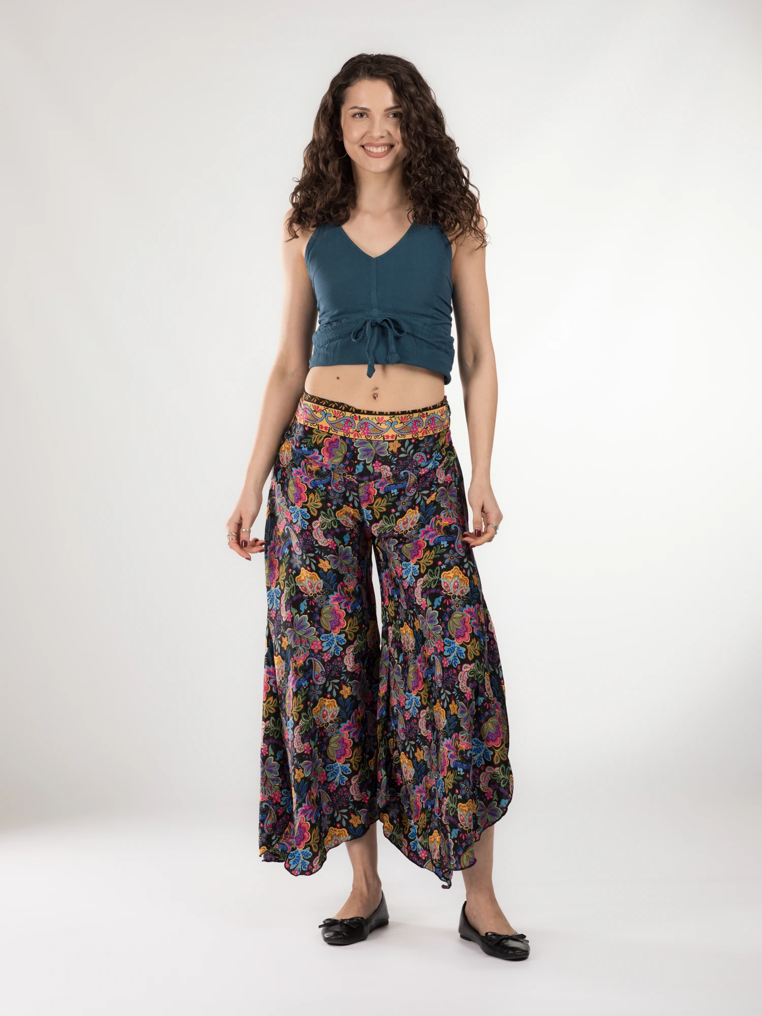 Pantaloni Petal Tips din material fluid - Model 71 [2]