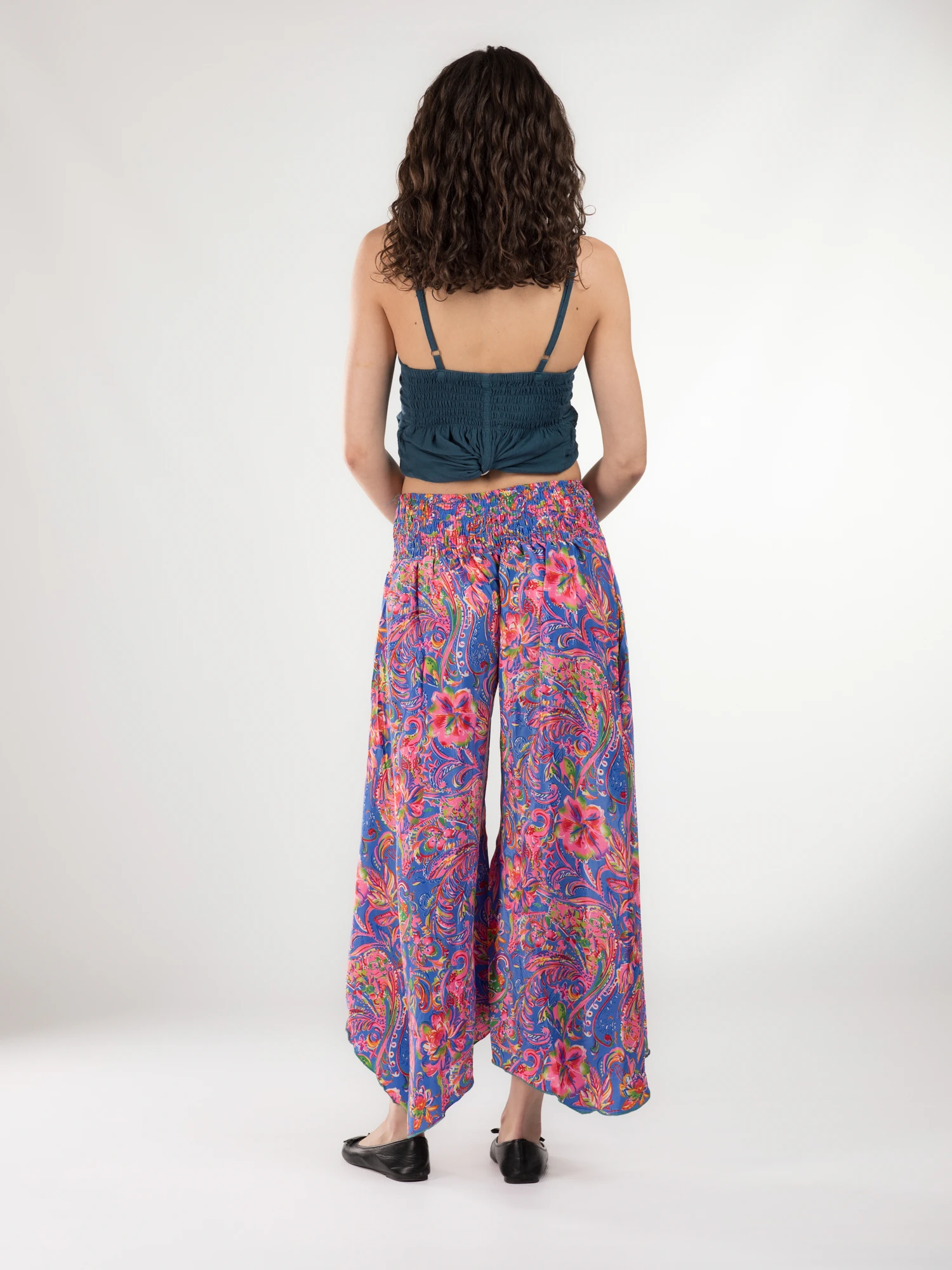 Pantaloni Petal Tips din material fluid - Model 72 [4]