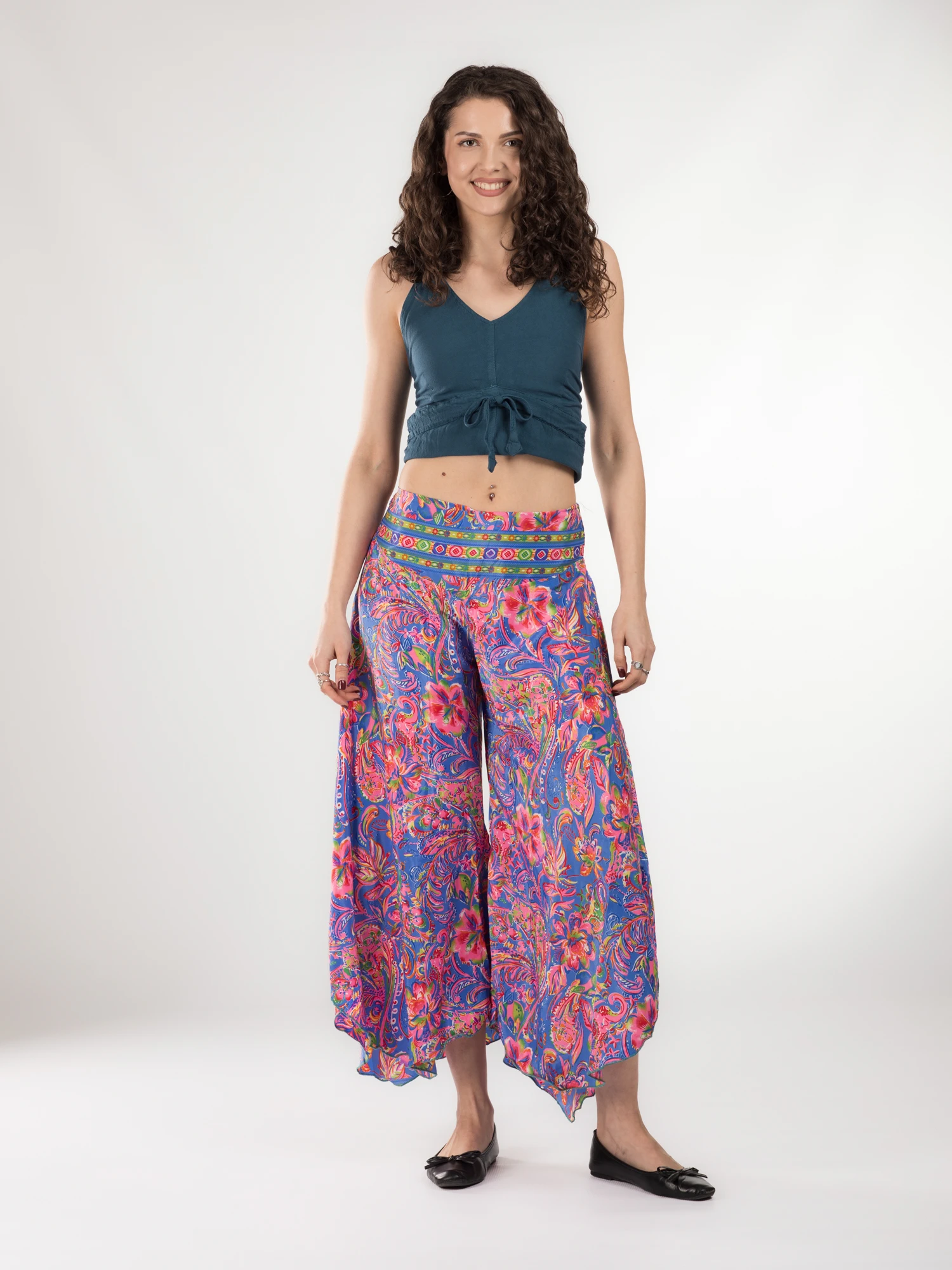 Pantaloni Petal Tips din material fluid - Model 72 [2]