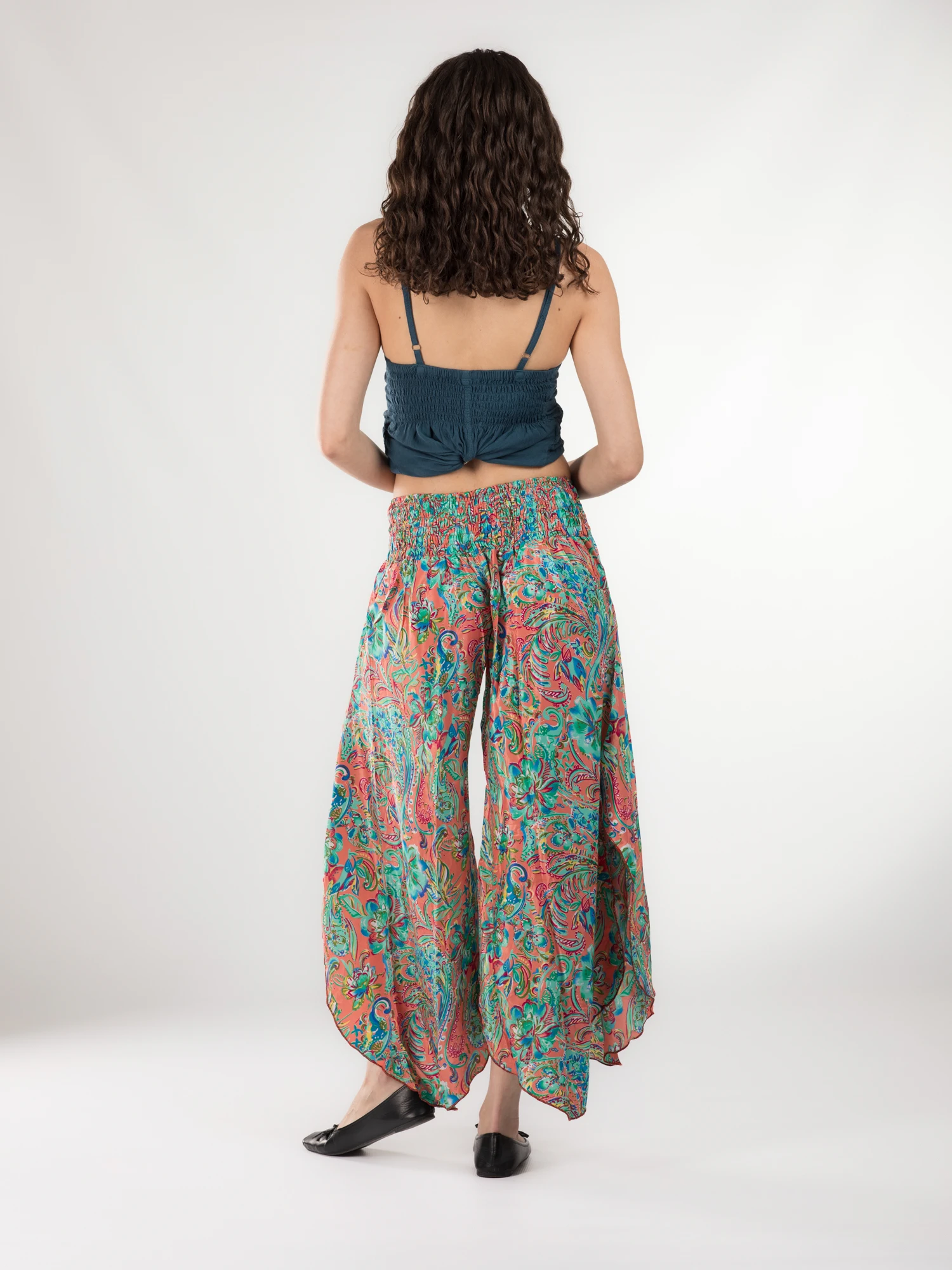 Pantaloni Petal Tips din material fluid - Model 77 [4]