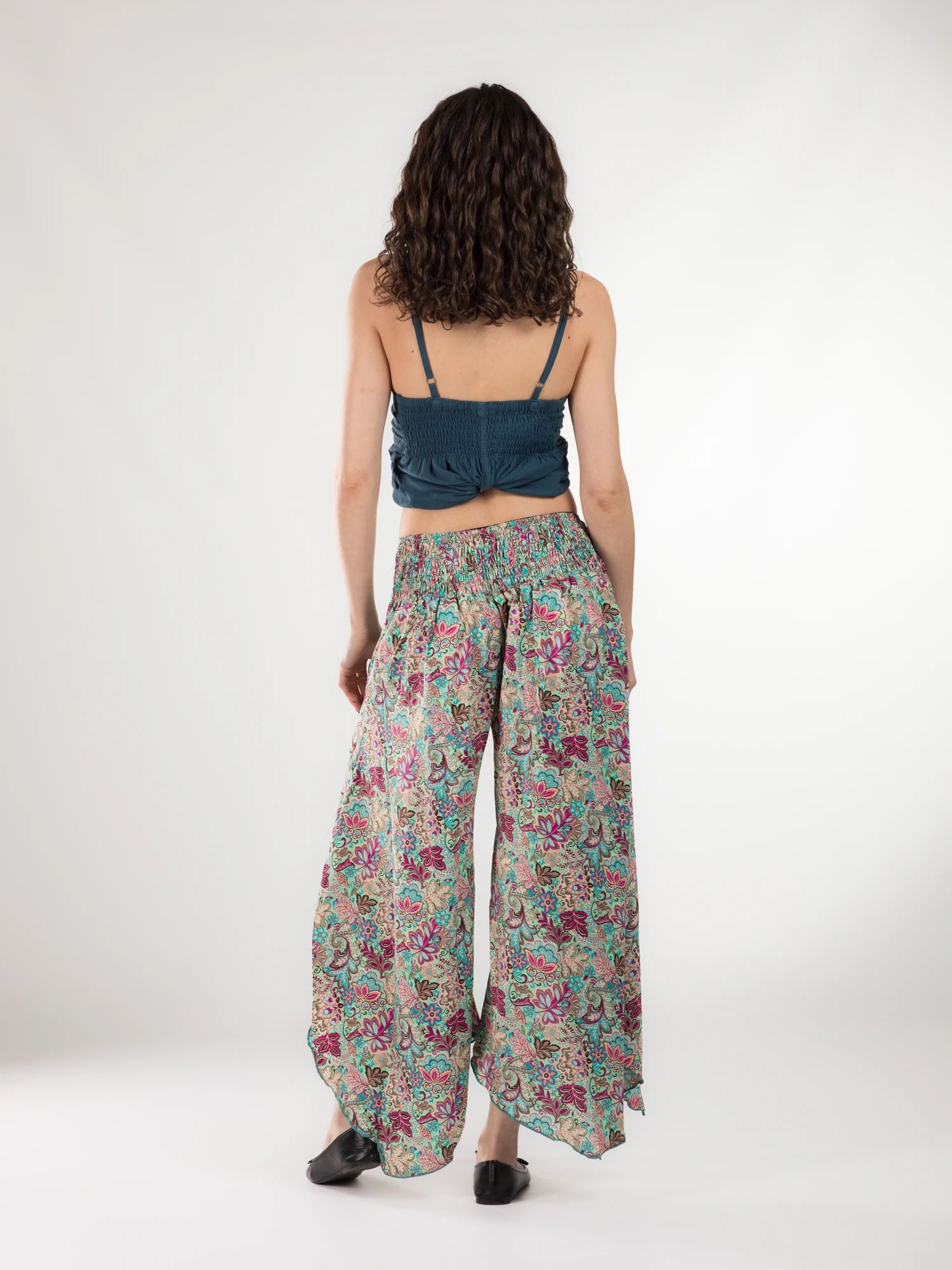 Pantaloni Petal Tips din material fluid - Model 82 [3]