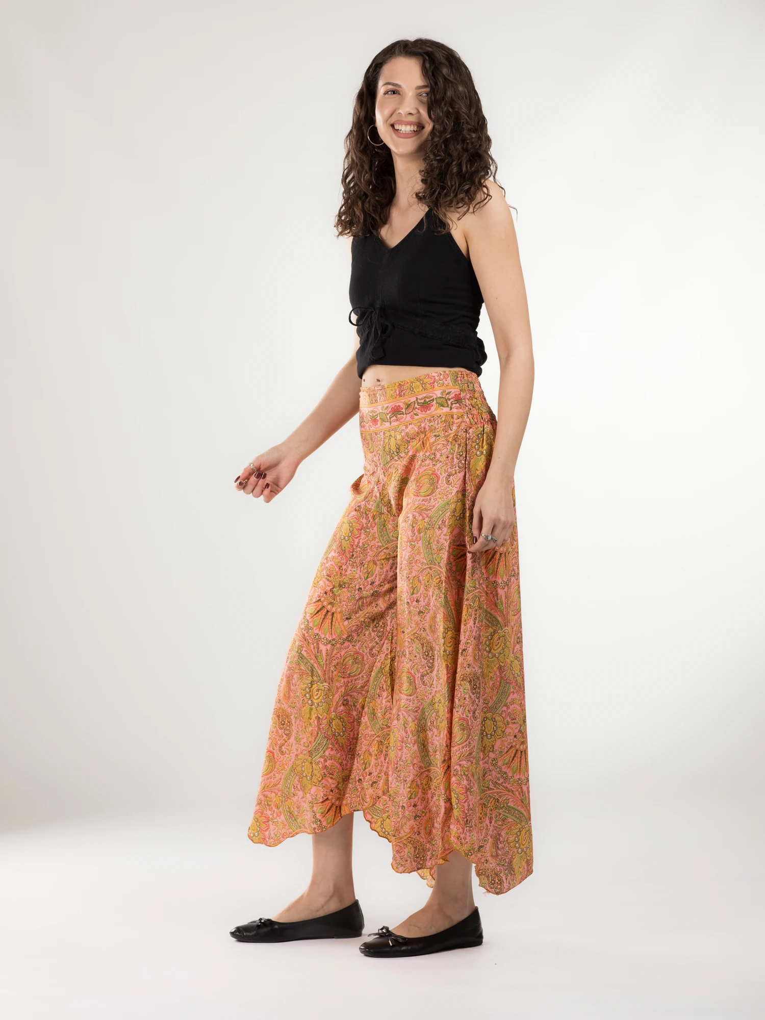 Pantaloni Petal Tips din material fluid - Model 83 [3]