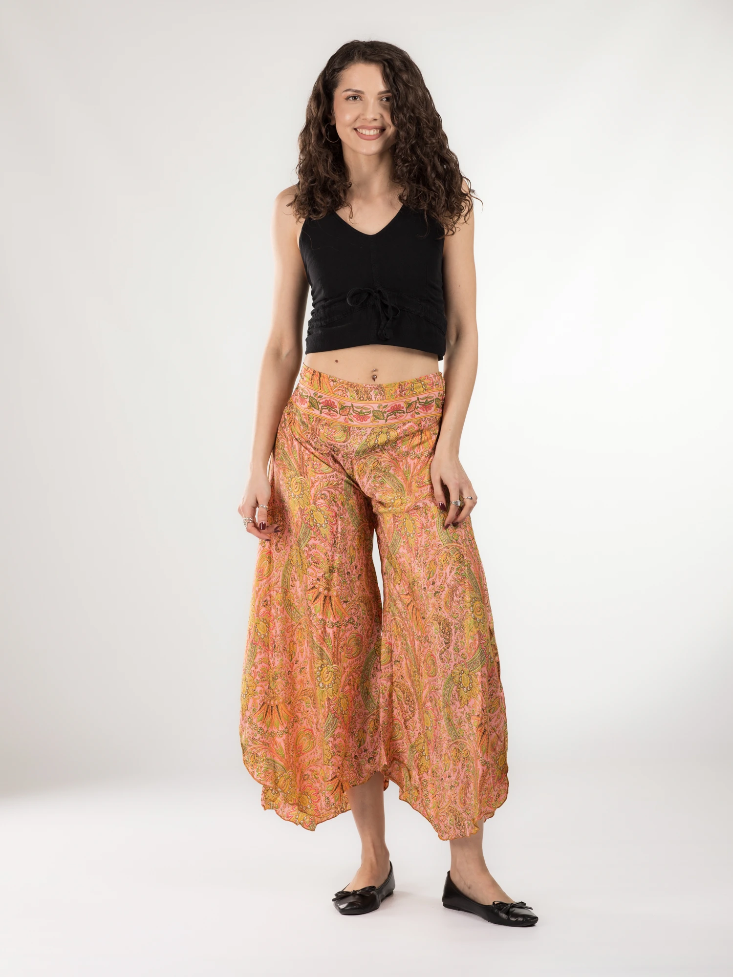 Pantaloni Petal Tips din material fluid - Model 83 [2]