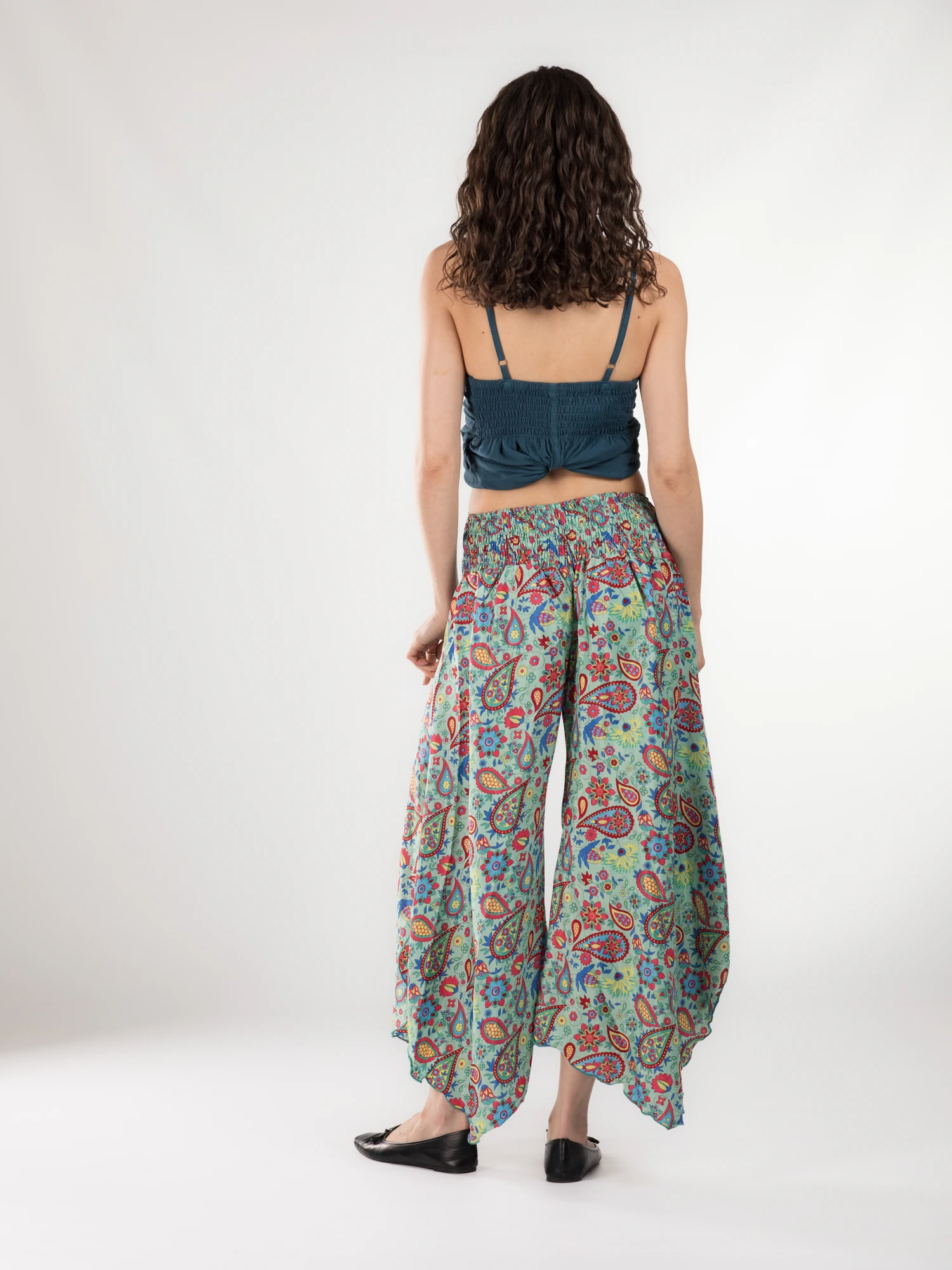 Pantaloni Petal Tips din material fluid - Model 84 [4]