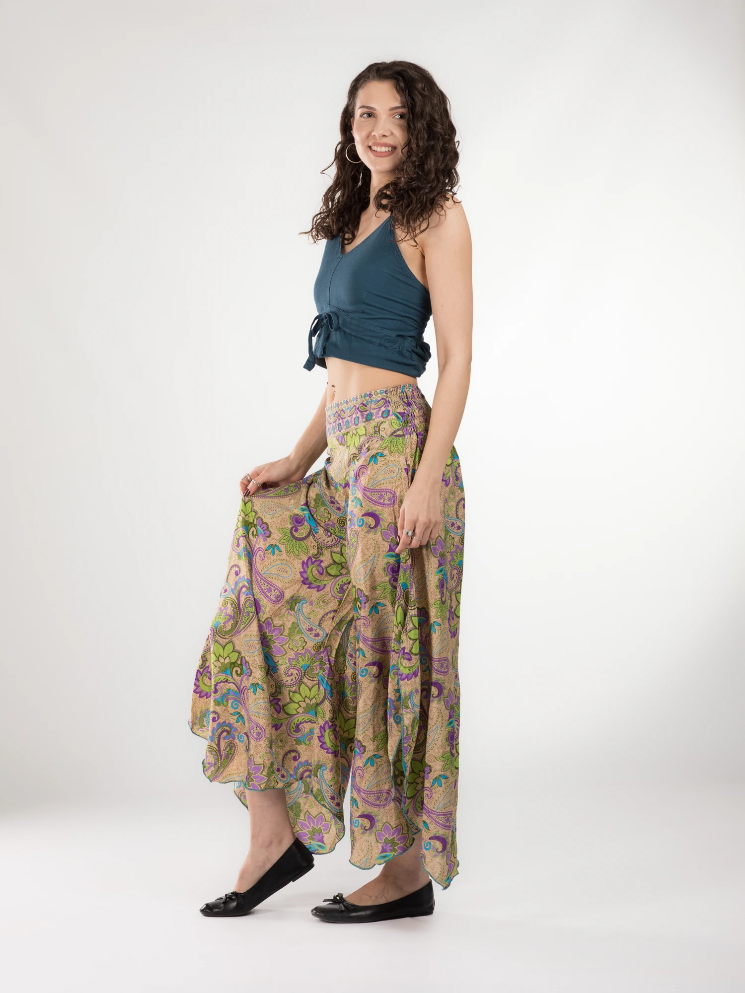 Pantaloni Petal Tips din material fluid - Model 85 [4]