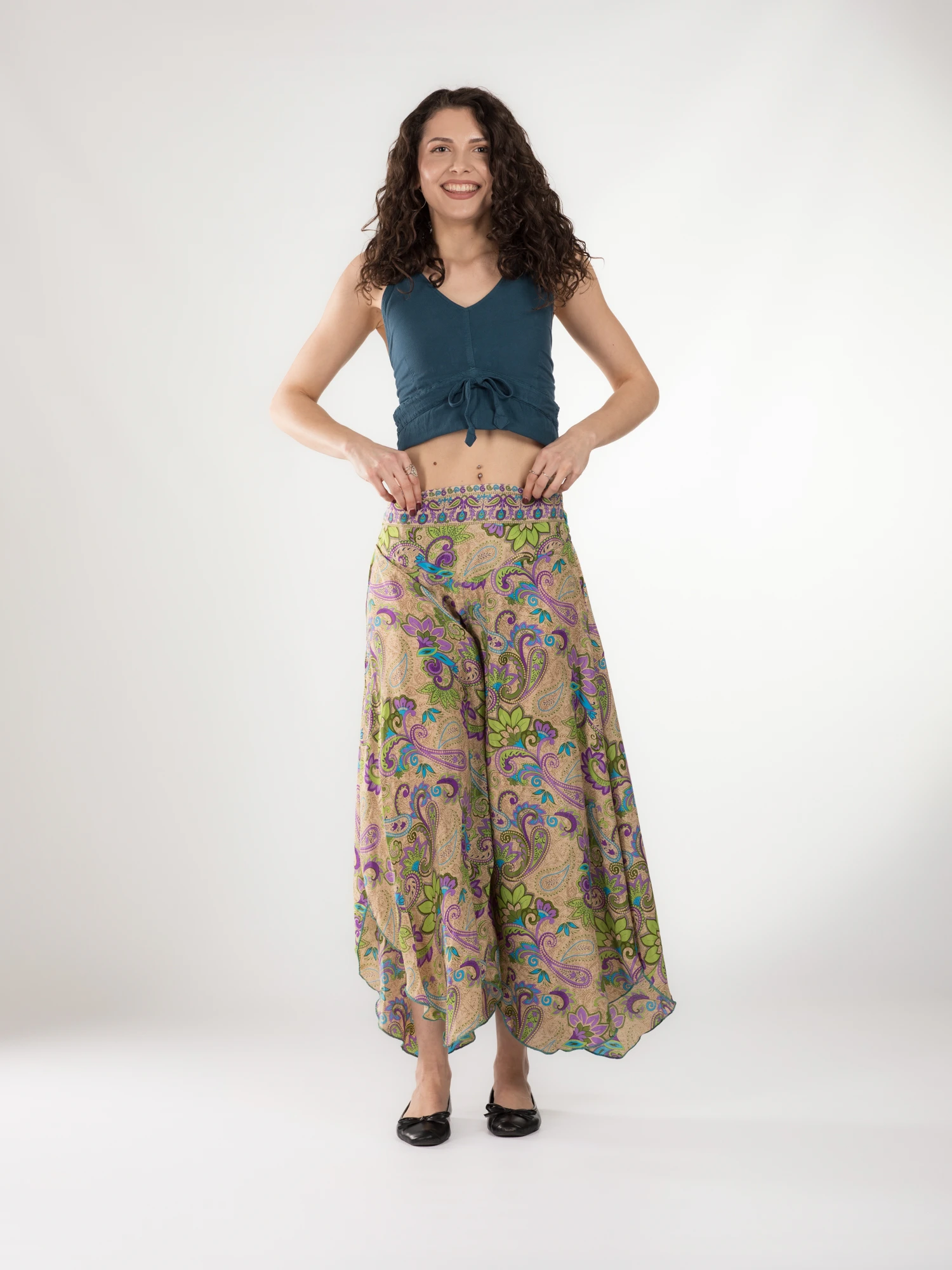 Pantaloni Petal Tips din material fluid - Model 85 [2]