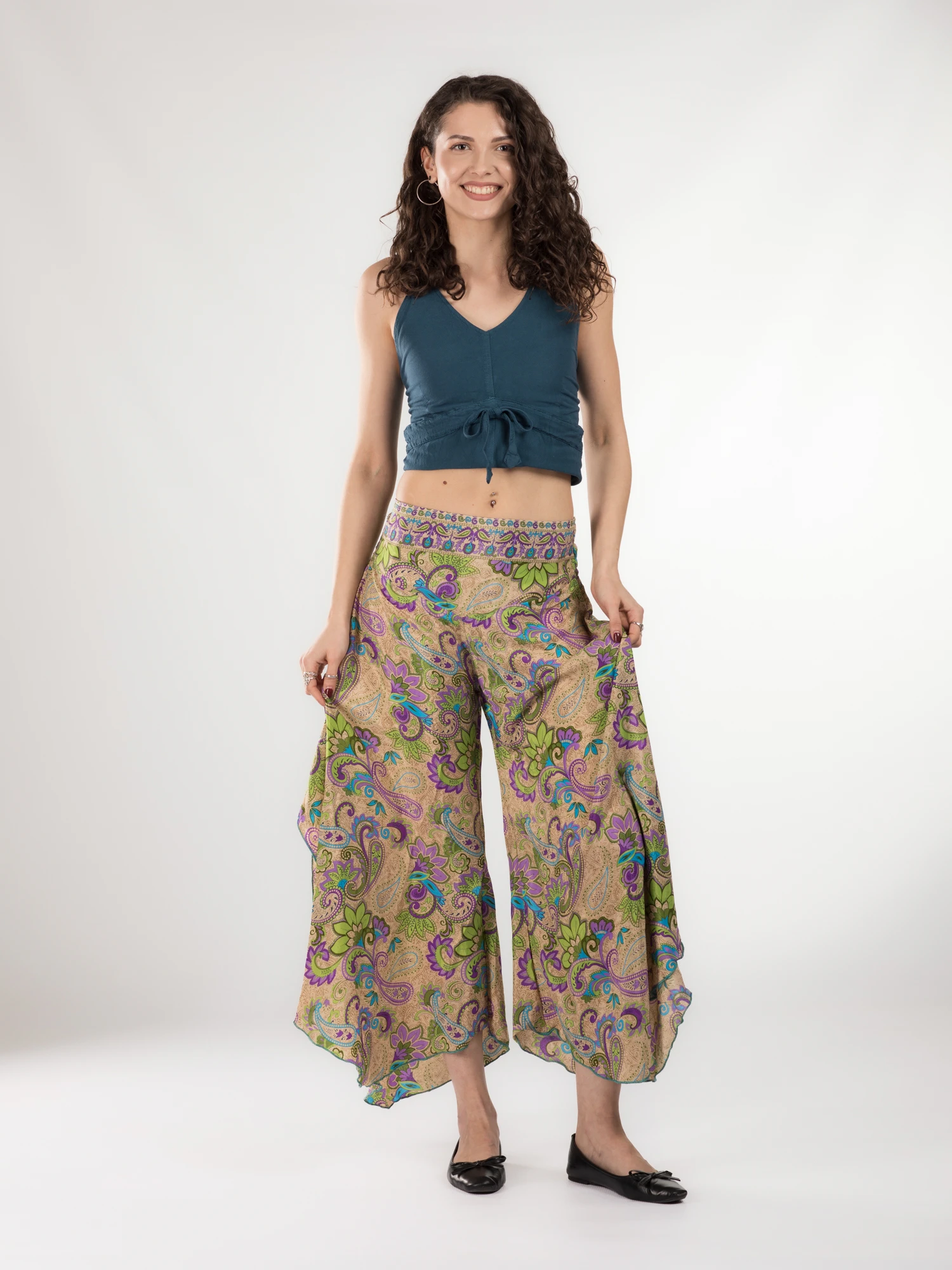 Pantaloni Petal Tips din material fluid - Model 85 [3]