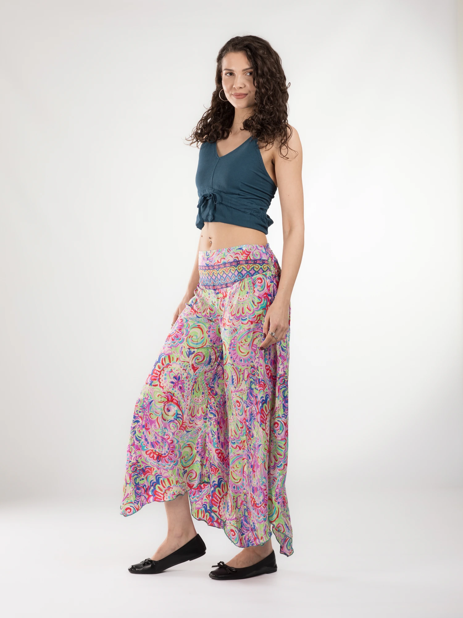 Pantaloni Petal Tips din material fluid - Model 89 [3]