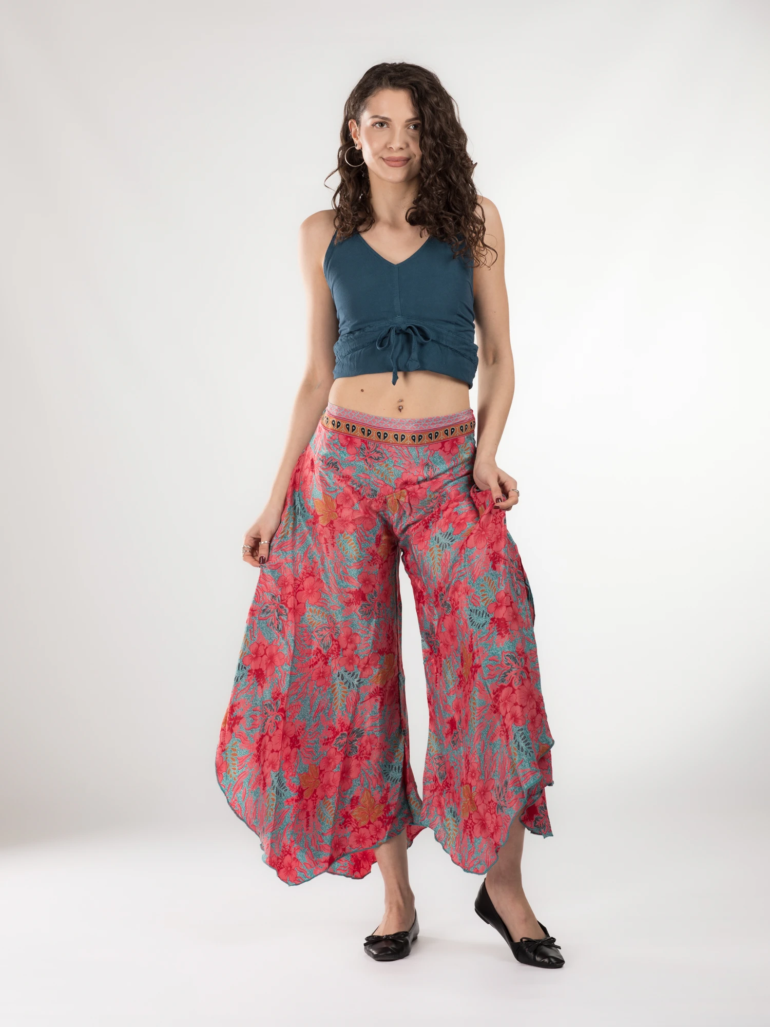 Pantaloni Petal Tips din material fluid - Model 90 [2]