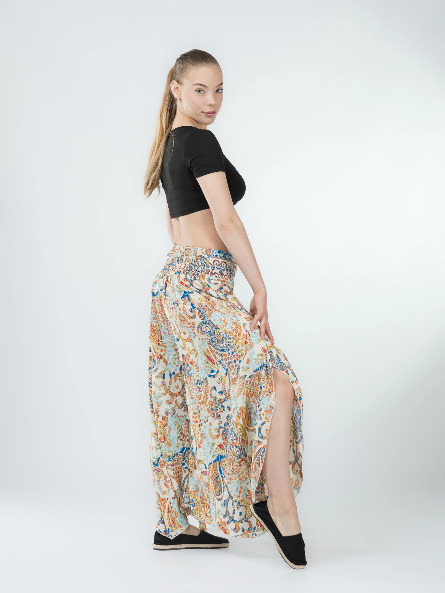 Pantaloni Petal Tips din material fluid - Model 3 [5]