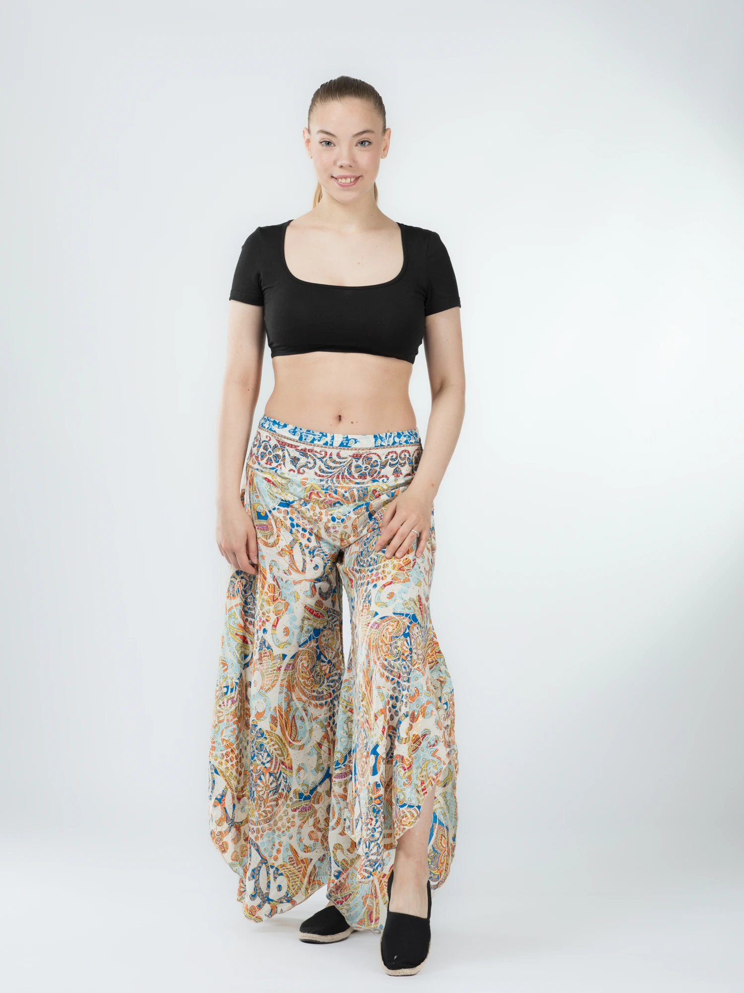 Pantaloni Petal Tips din material fluid - Model 3 [2]