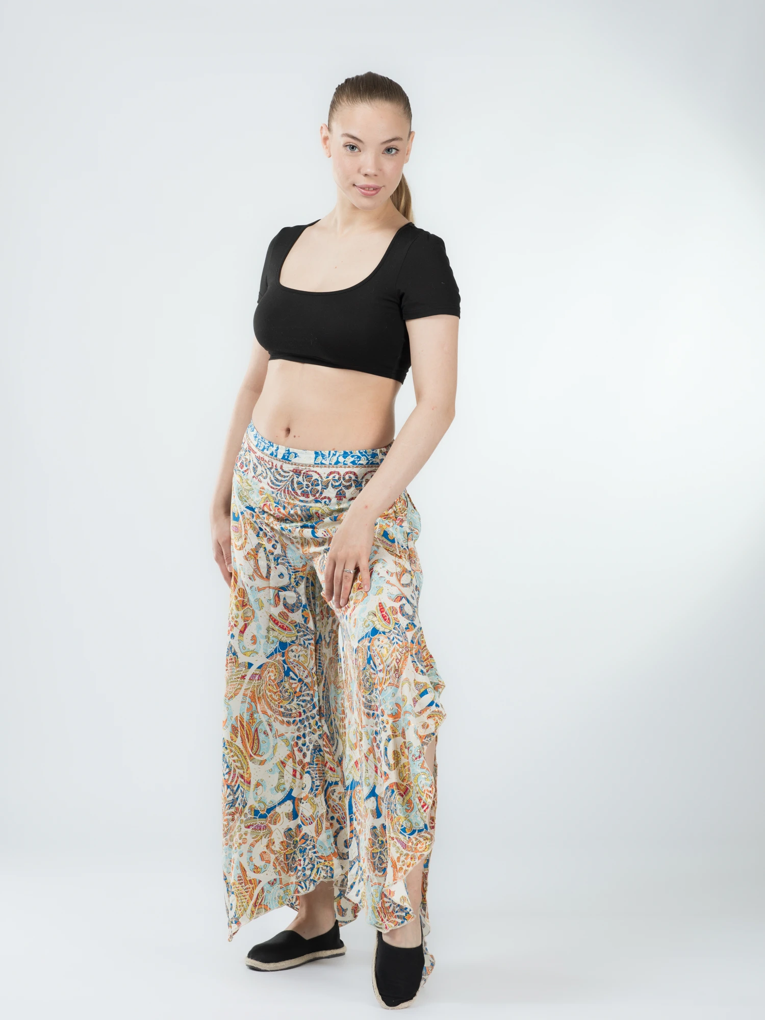 Pantaloni Petal Tips din material fluid - Model 3 [6]