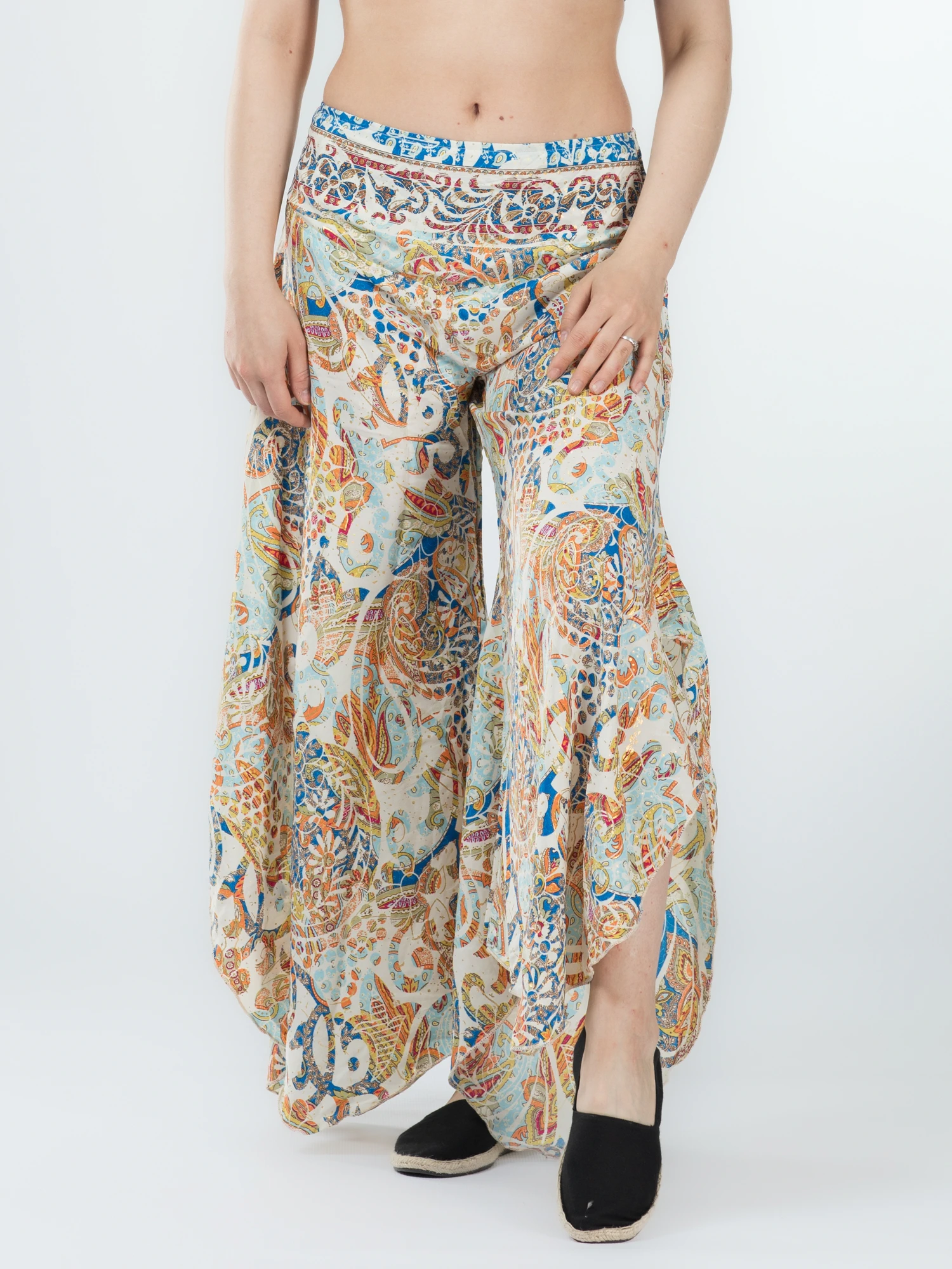 Pantaloni Petal Tips din material fluid - Model 3 [1]