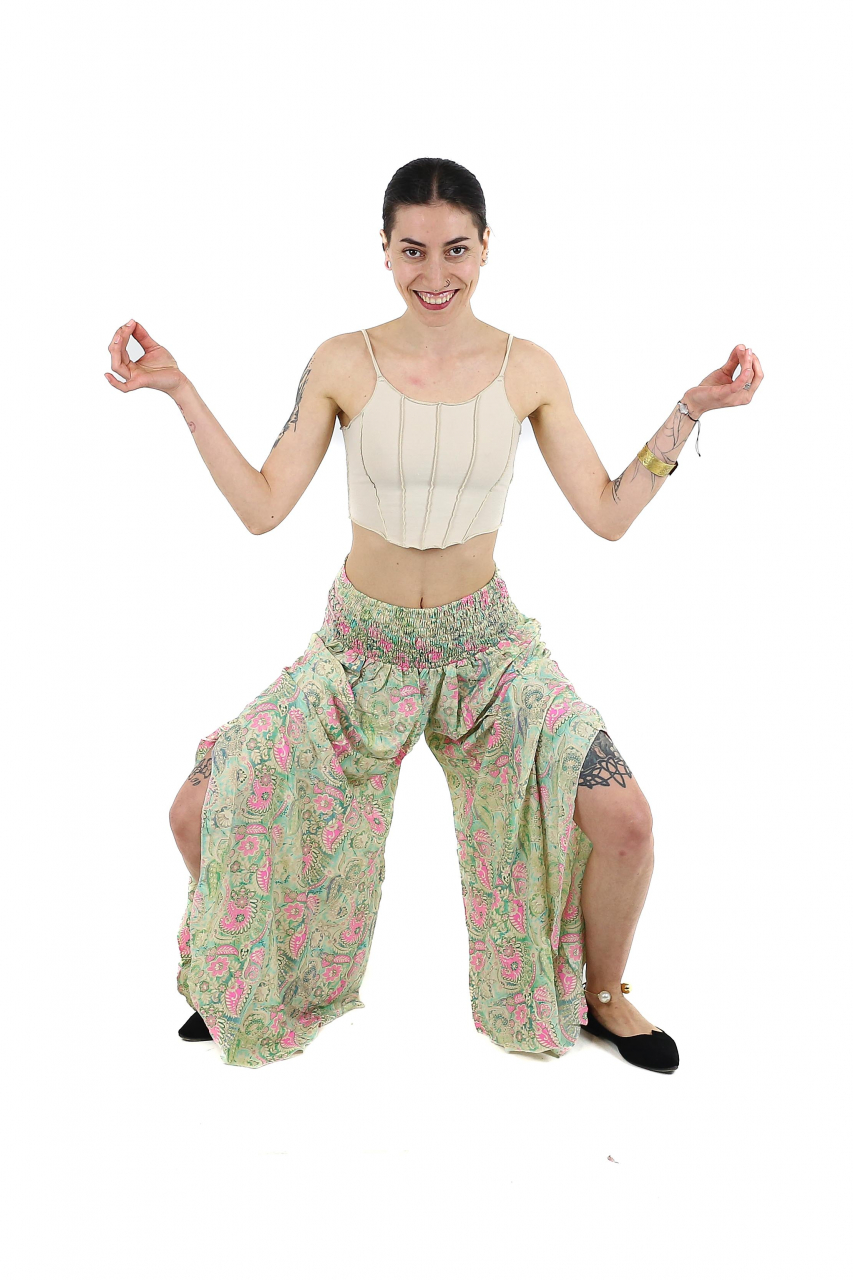 Pantaloni Petal Tips din material fluid - Model 3 [6]