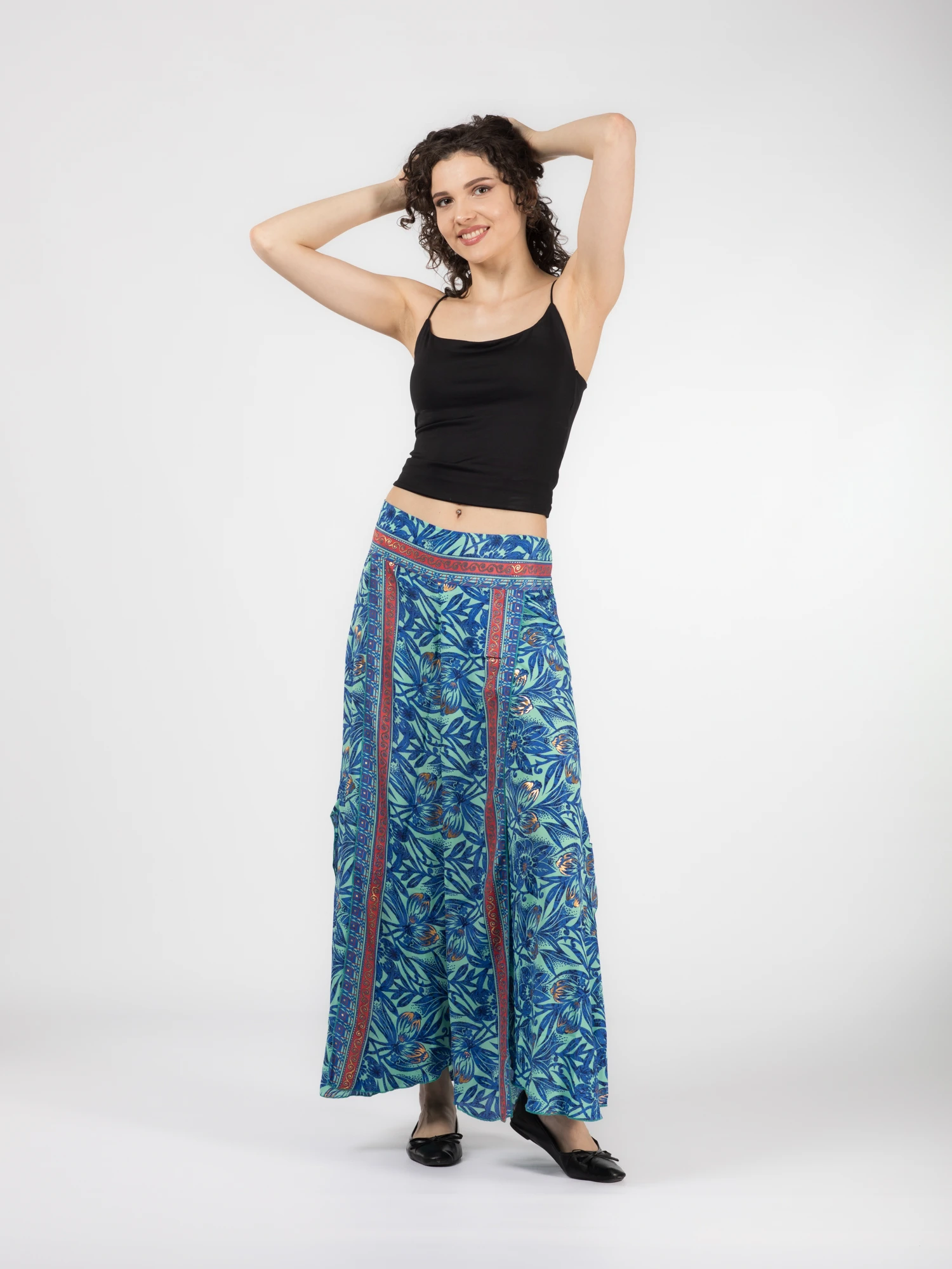 Pantaloni petrecuți din material fluid cu print și fir auriu - Model 26 [2]