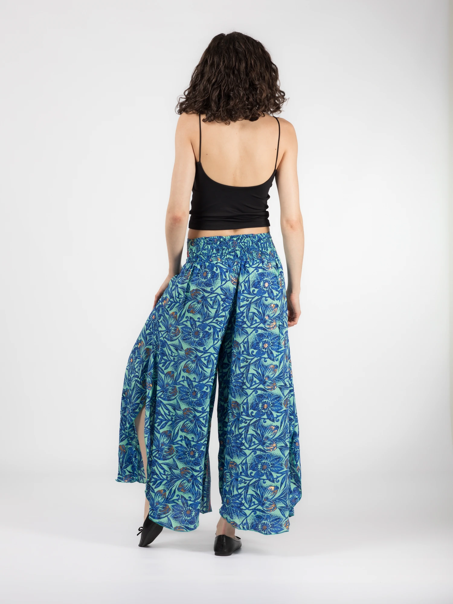 Pantaloni petrecuți din material fluid cu print și fir auriu - Model 26 [4]