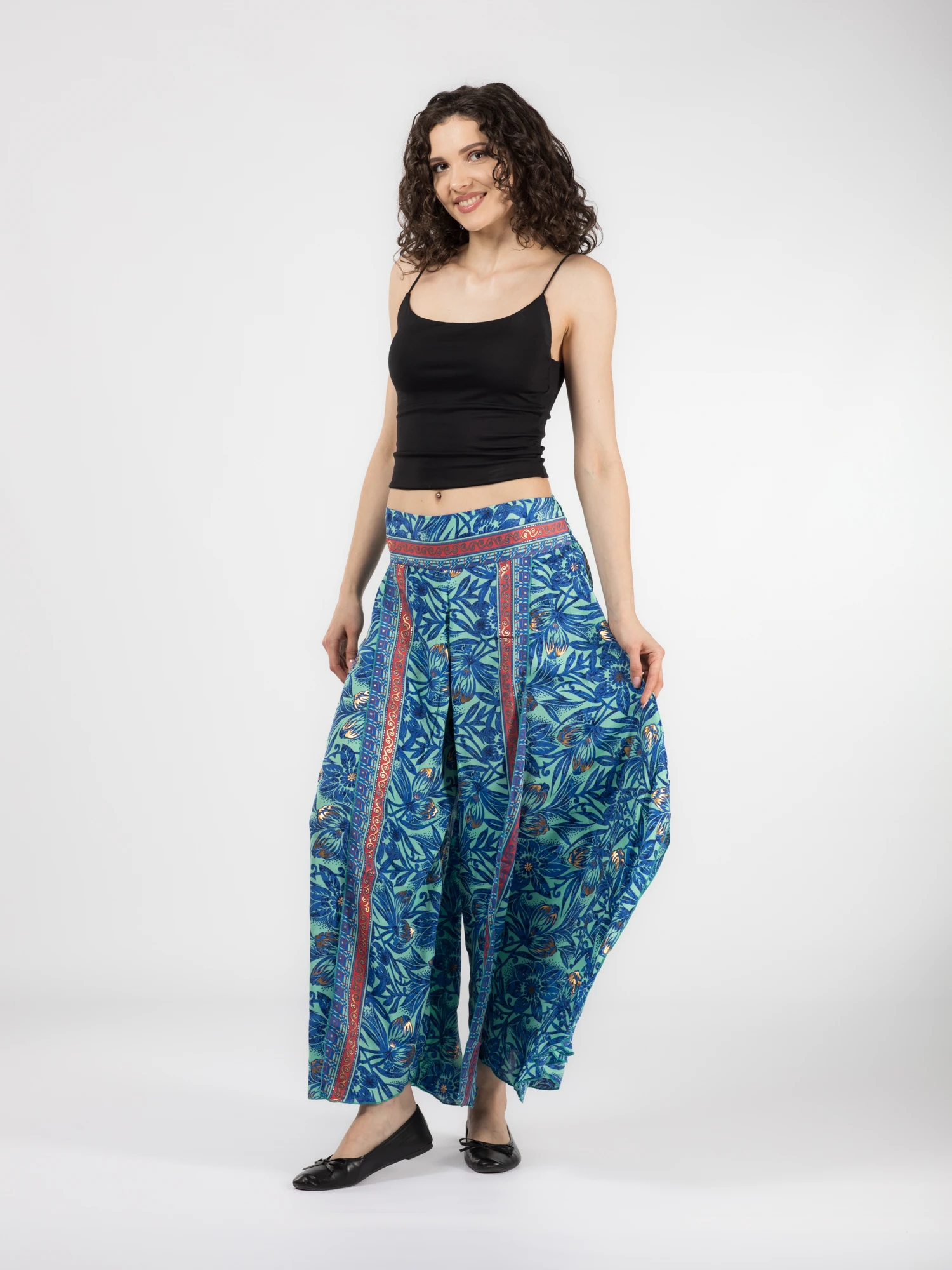 Pantaloni petrecuți din material fluid cu print și fir auriu - Model 26 [6]