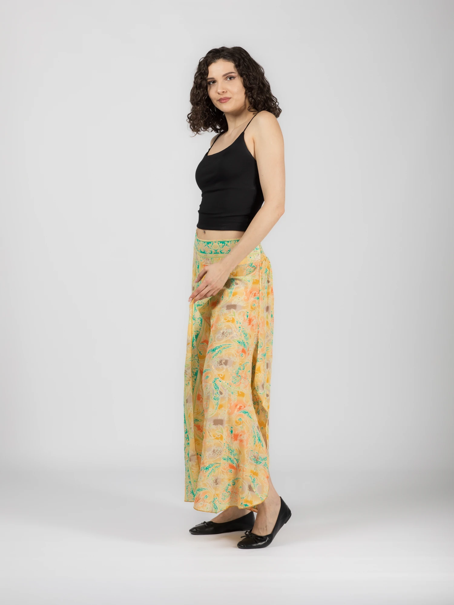Pantaloni petrecuți din material fluid cu print și fir auriu - Model 27 [7]