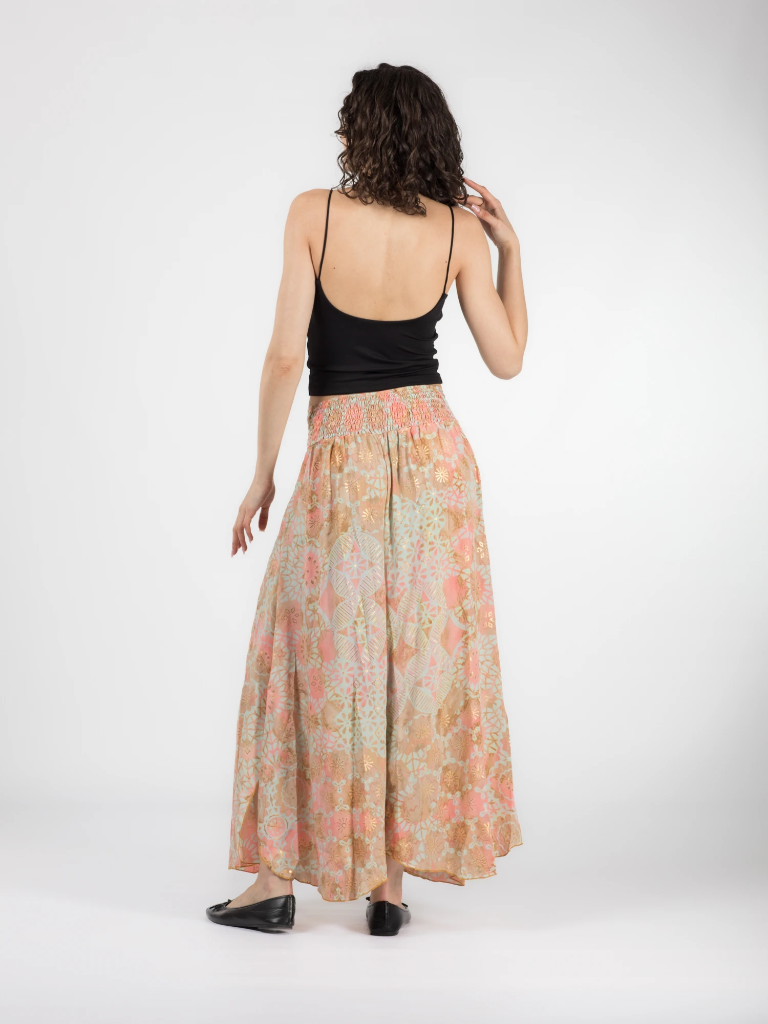 Pantaloni petrecuți din material fluid cu print și fir auriu - Model 29 [5]