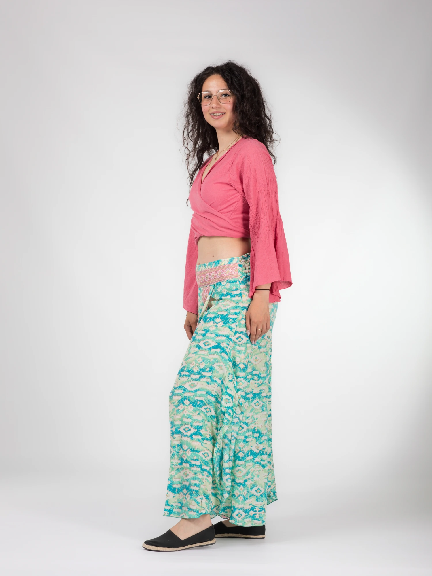 Pantaloni petrecuți din material fluid cu print și fir auriu - Model 31 [4]