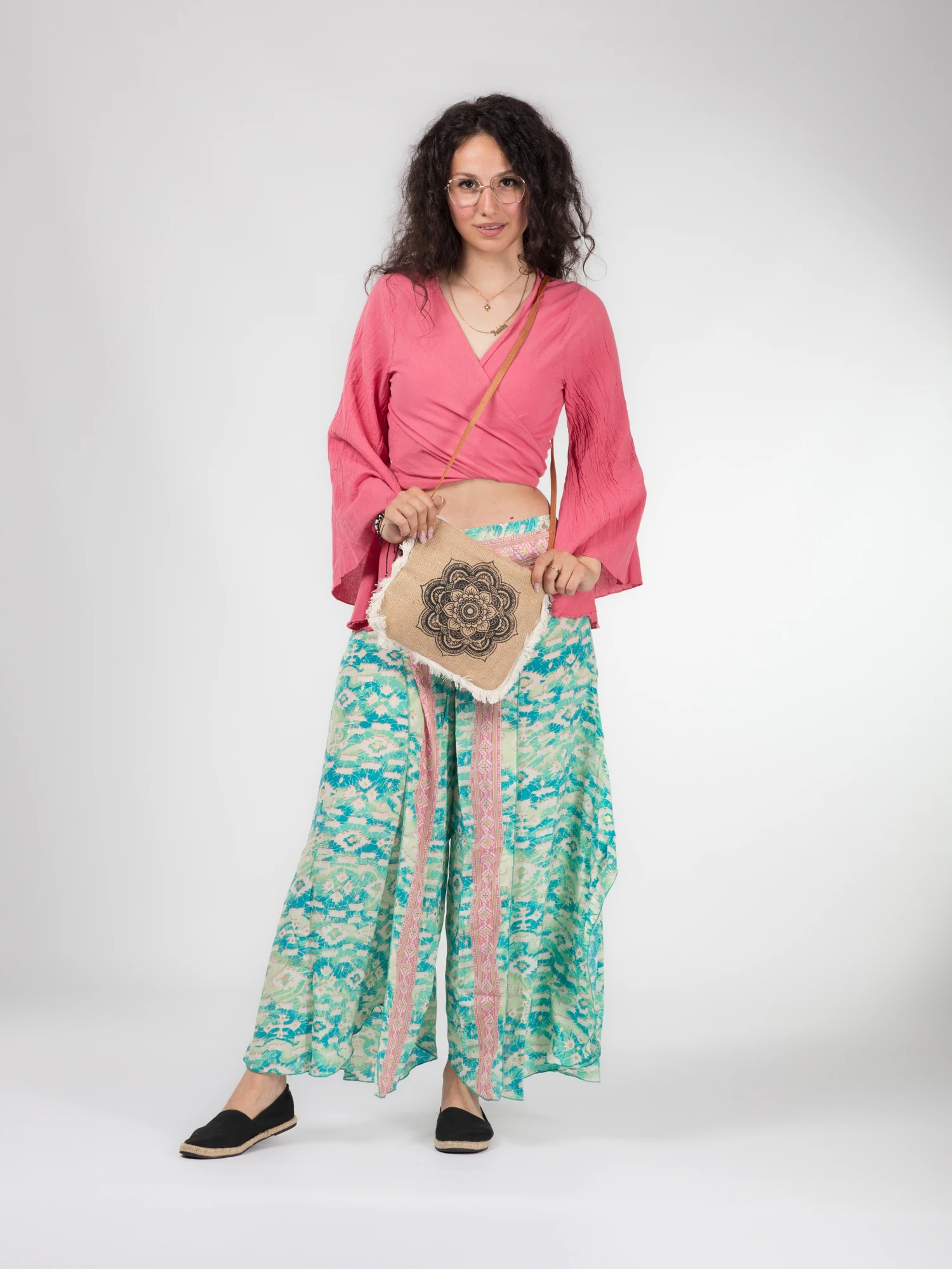 Pantaloni petrecuți din material fluid cu print și fir auriu - Model 31 [8]